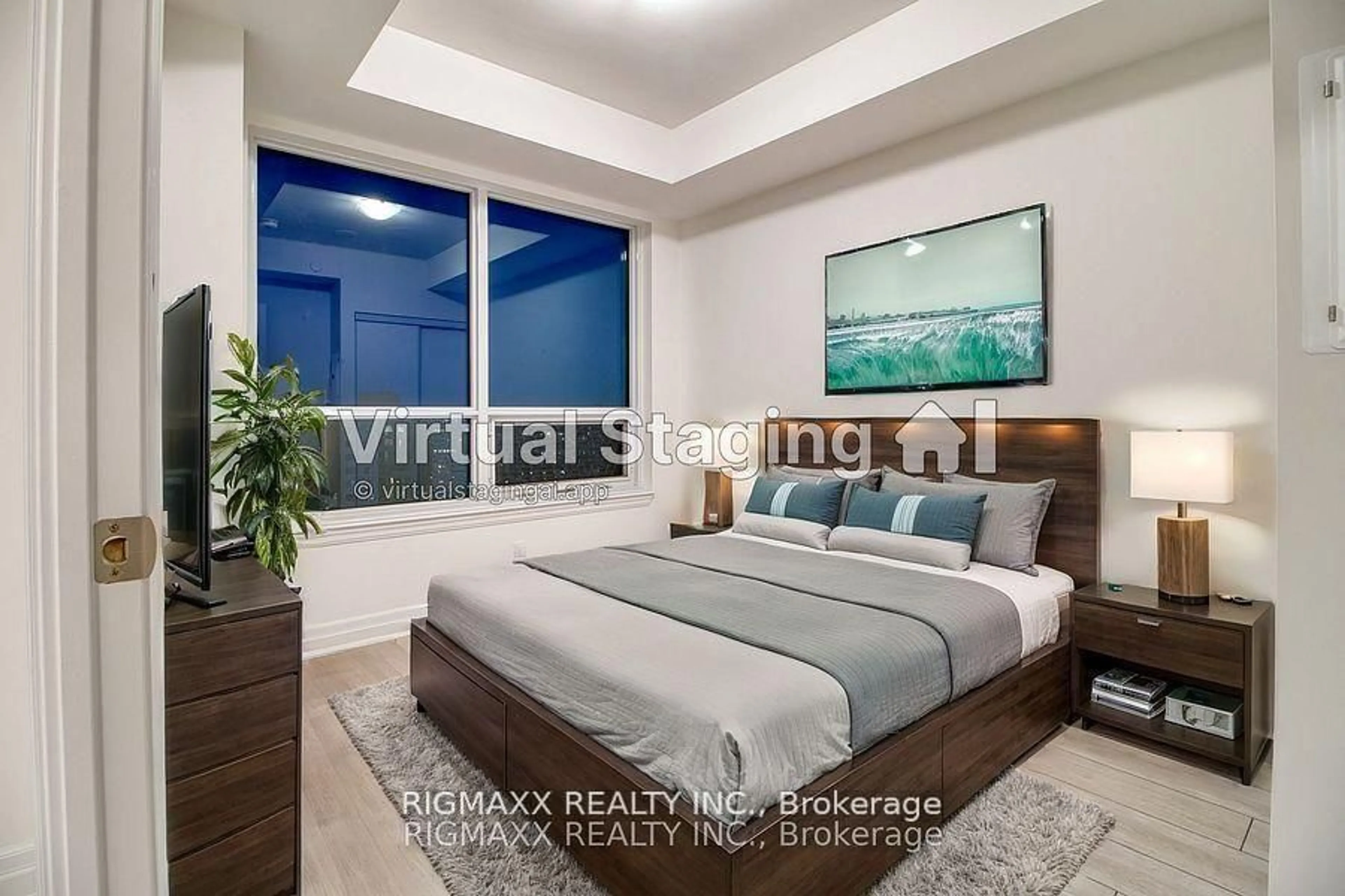 Bedroom with bed, unknown for 30 Elm Dr #1811, Mississauga Ontario L5B 0N6