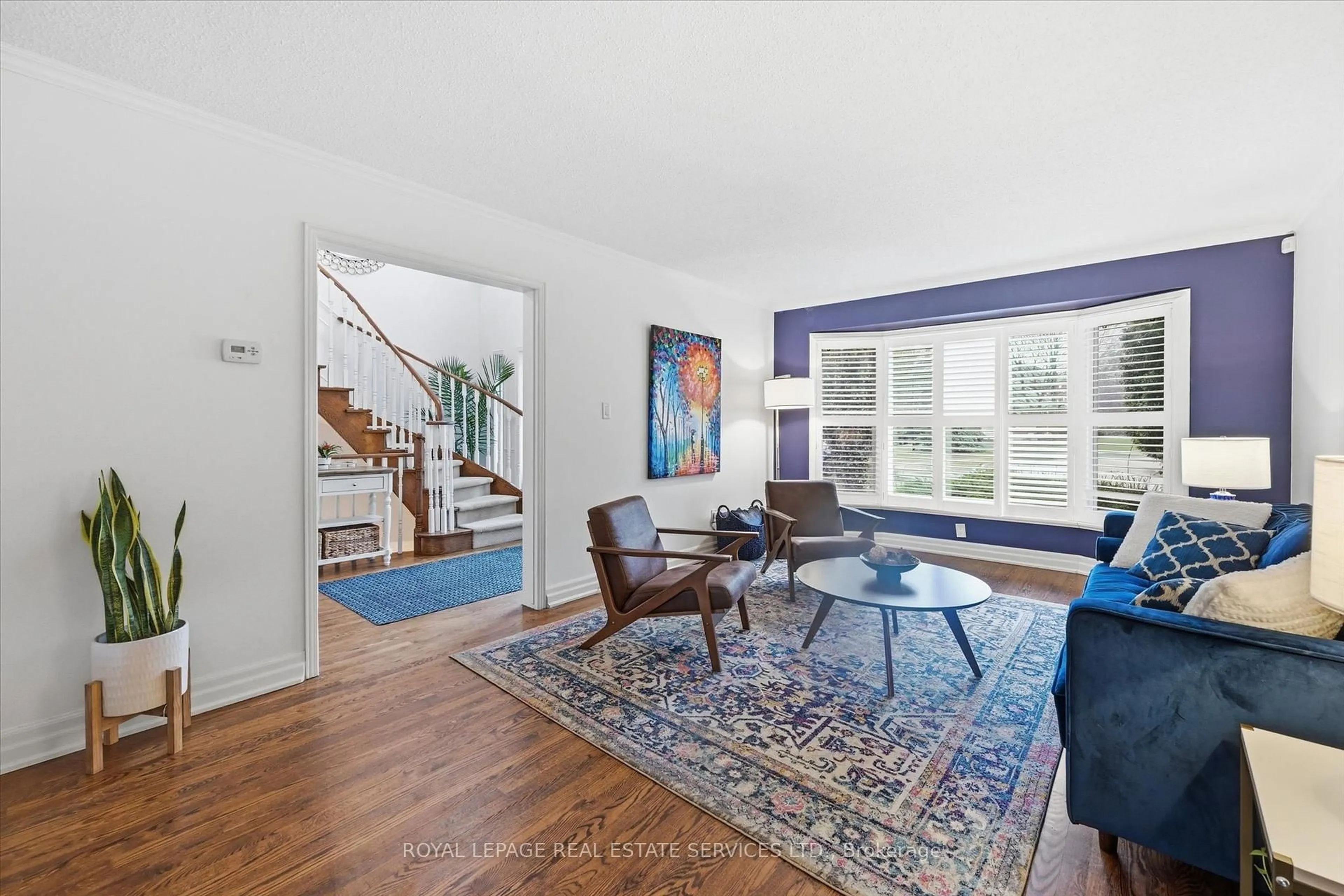 Living room with furniture, unknown for 1100 Oakery Woods Pl, Oakville Ontario L6M 2C1