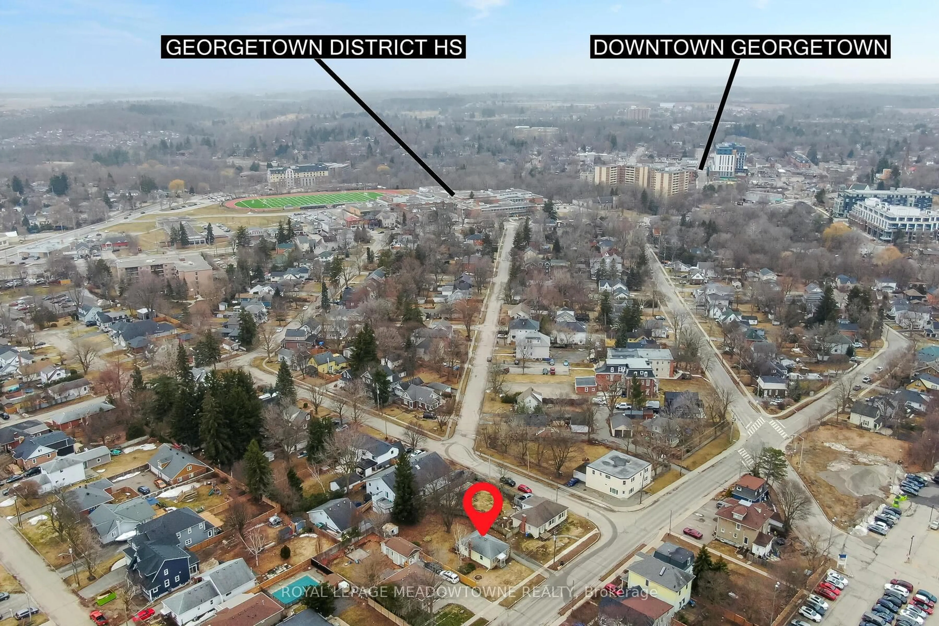 A pic from outside/outdoor area/front of a property/back of a property/a pic from drone, unknown for 48 King St, Halton Hills Ontario L7G 2G4