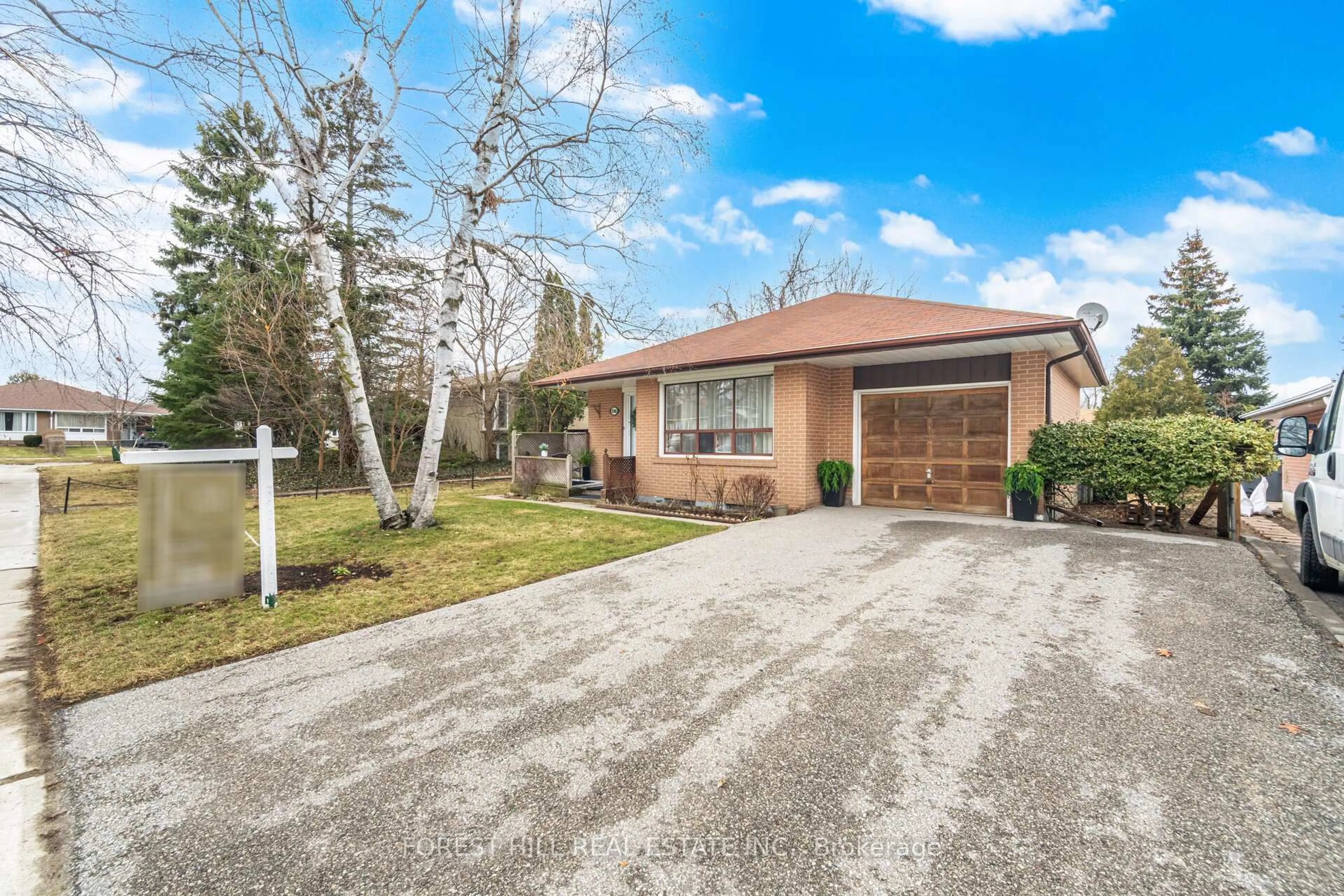 Unknown for 1588 Hobbs Cres, Mississauga Ontario L5J 3R9