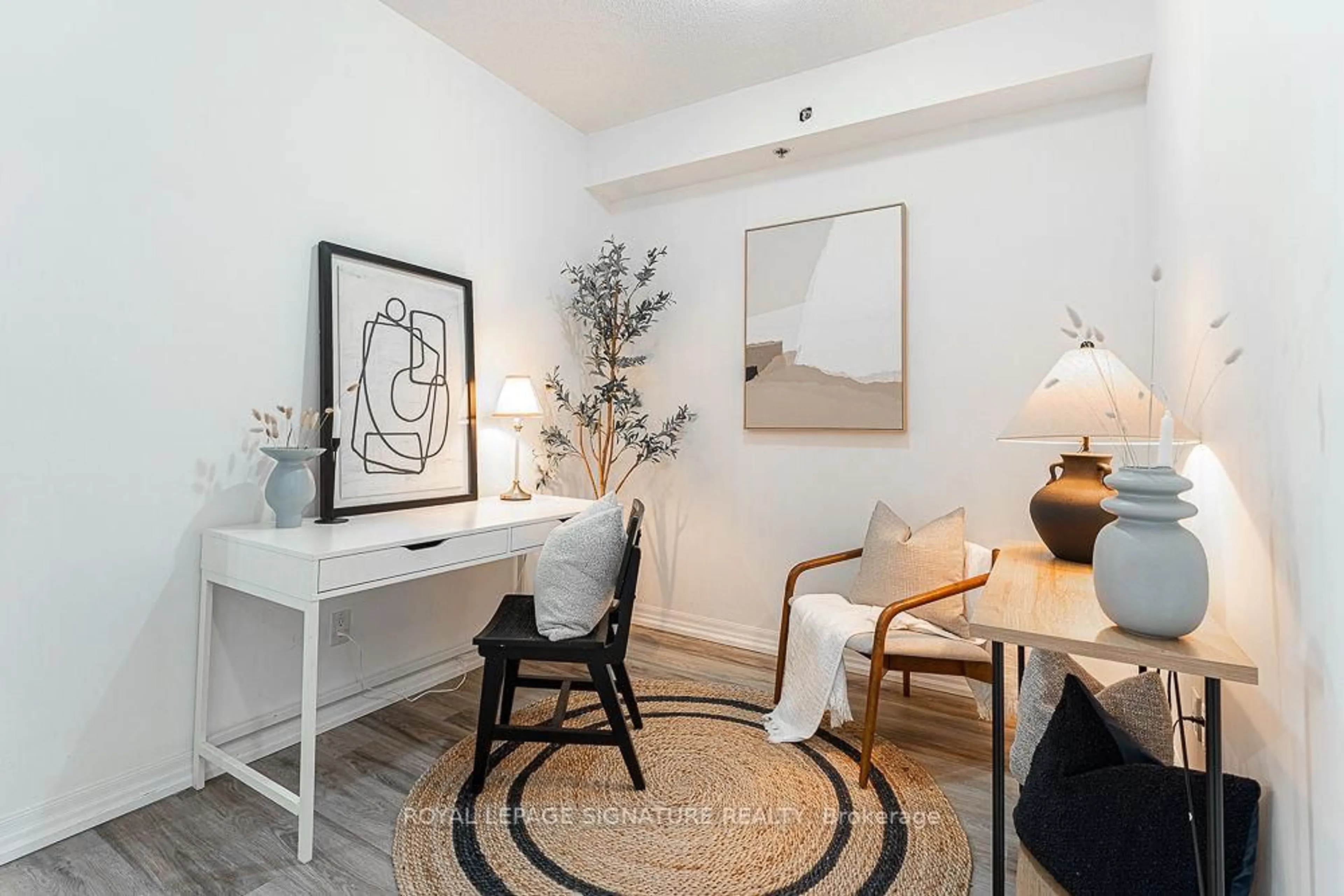 A pic of a room for 5001 Corporate Dr #508, Burlington Ontario L7L 0H5