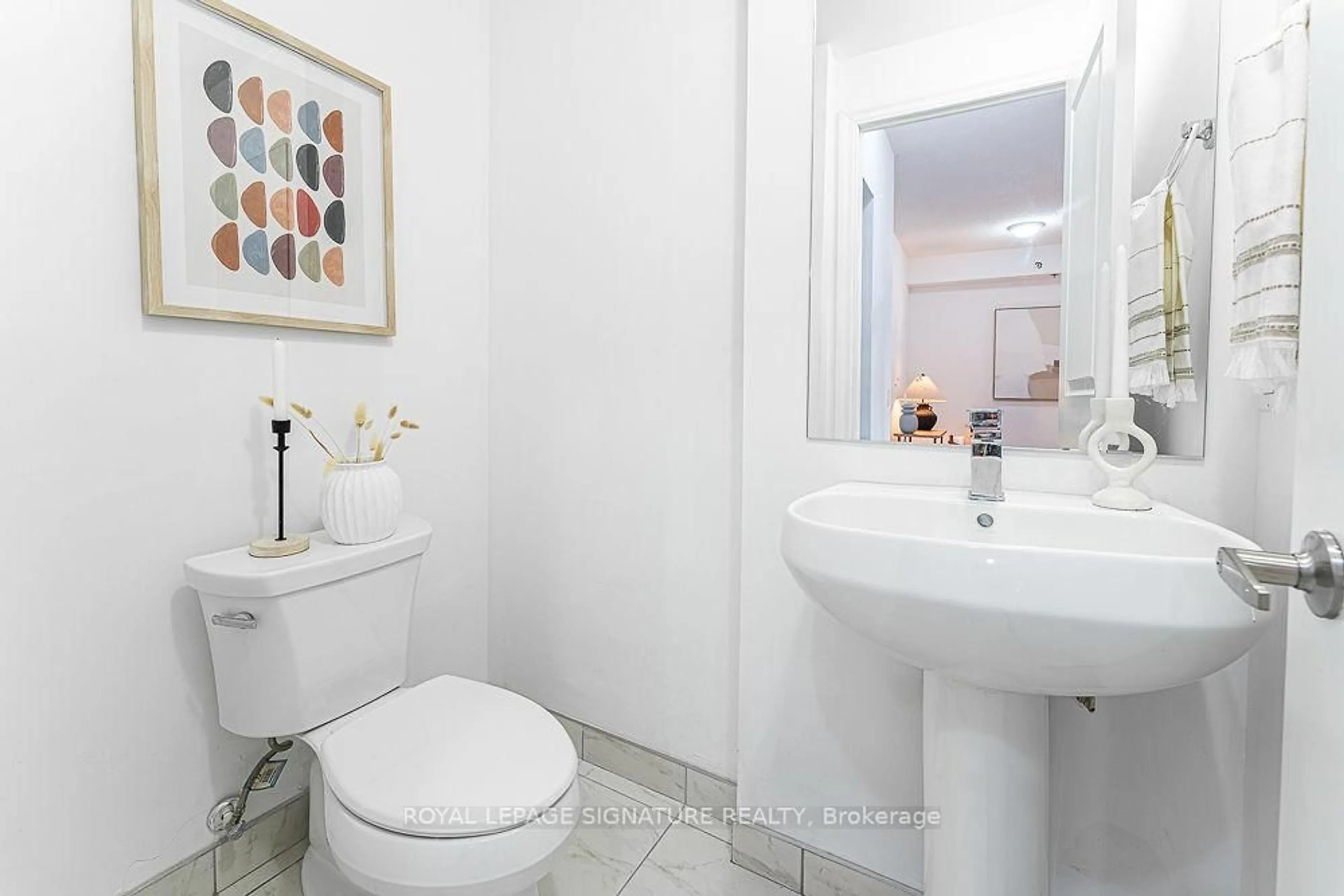 Standard bathroom, ceramic/tile floor for 5001 Corporate Dr #508, Burlington Ontario L7L 0H5