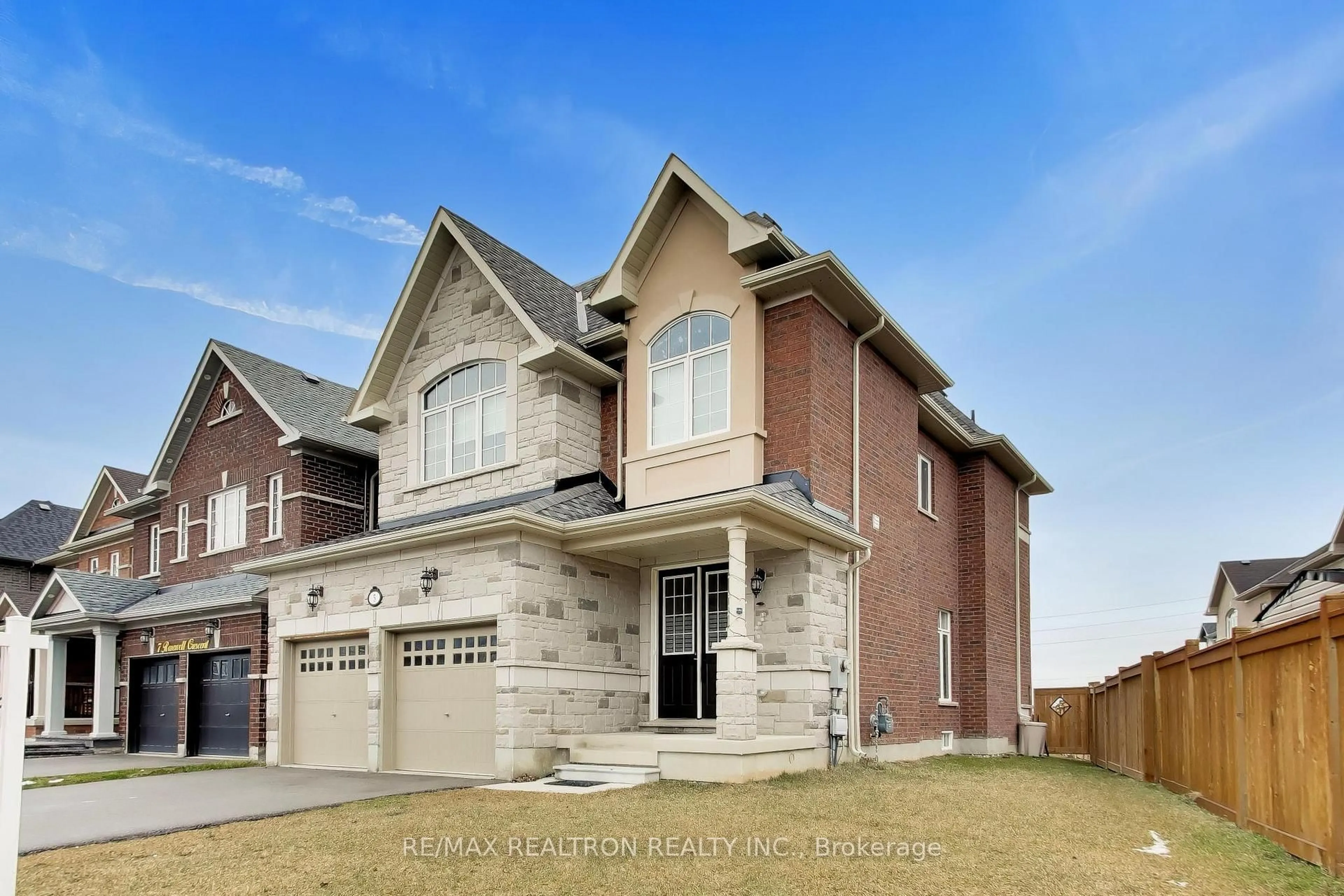 Home with brick exterior material, street for 5 roswell Cres, Halton Hills Ontario L7G 0N3
