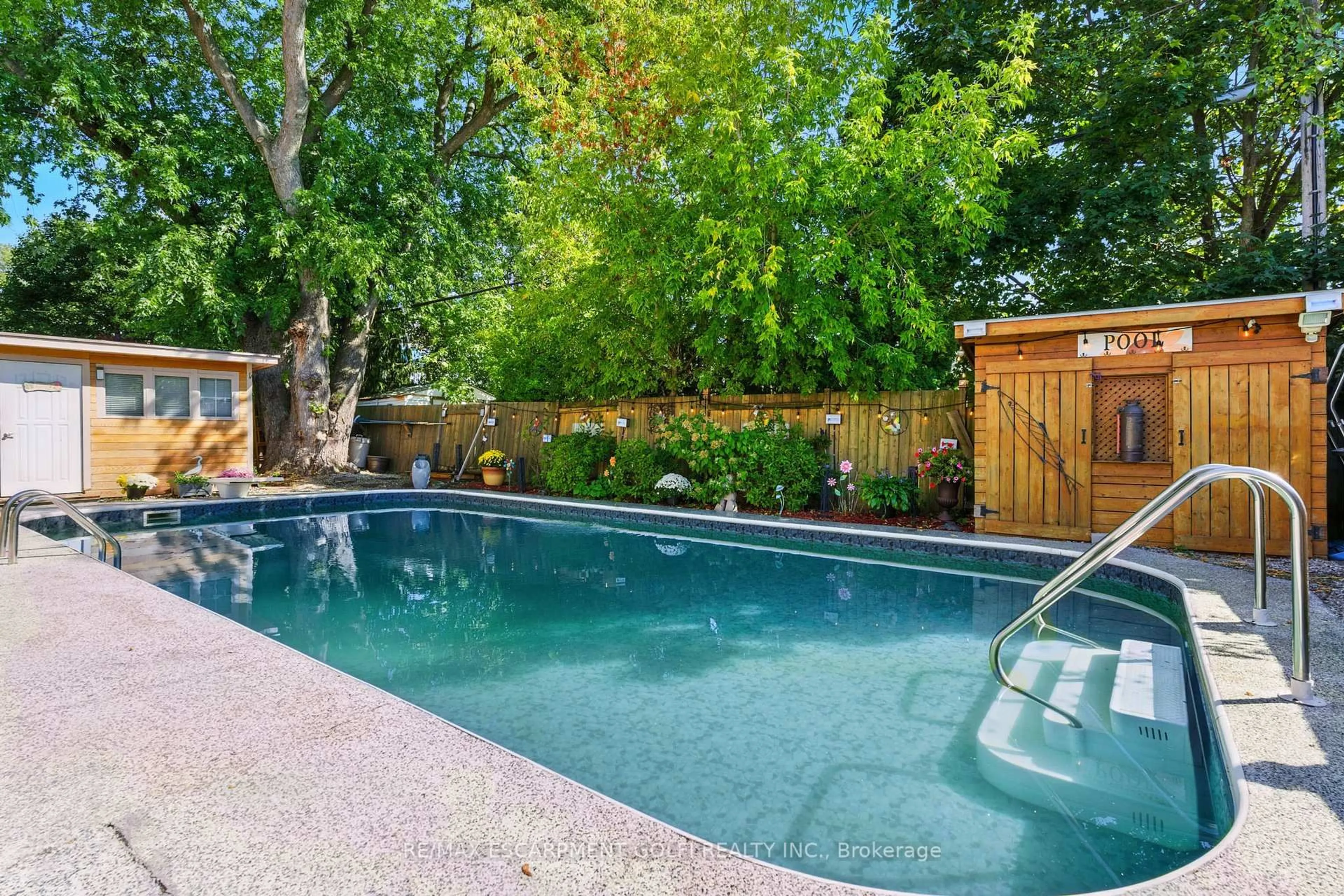 Pool for 5372 Spruce Ave, Burlington Ontario L7L 1N7