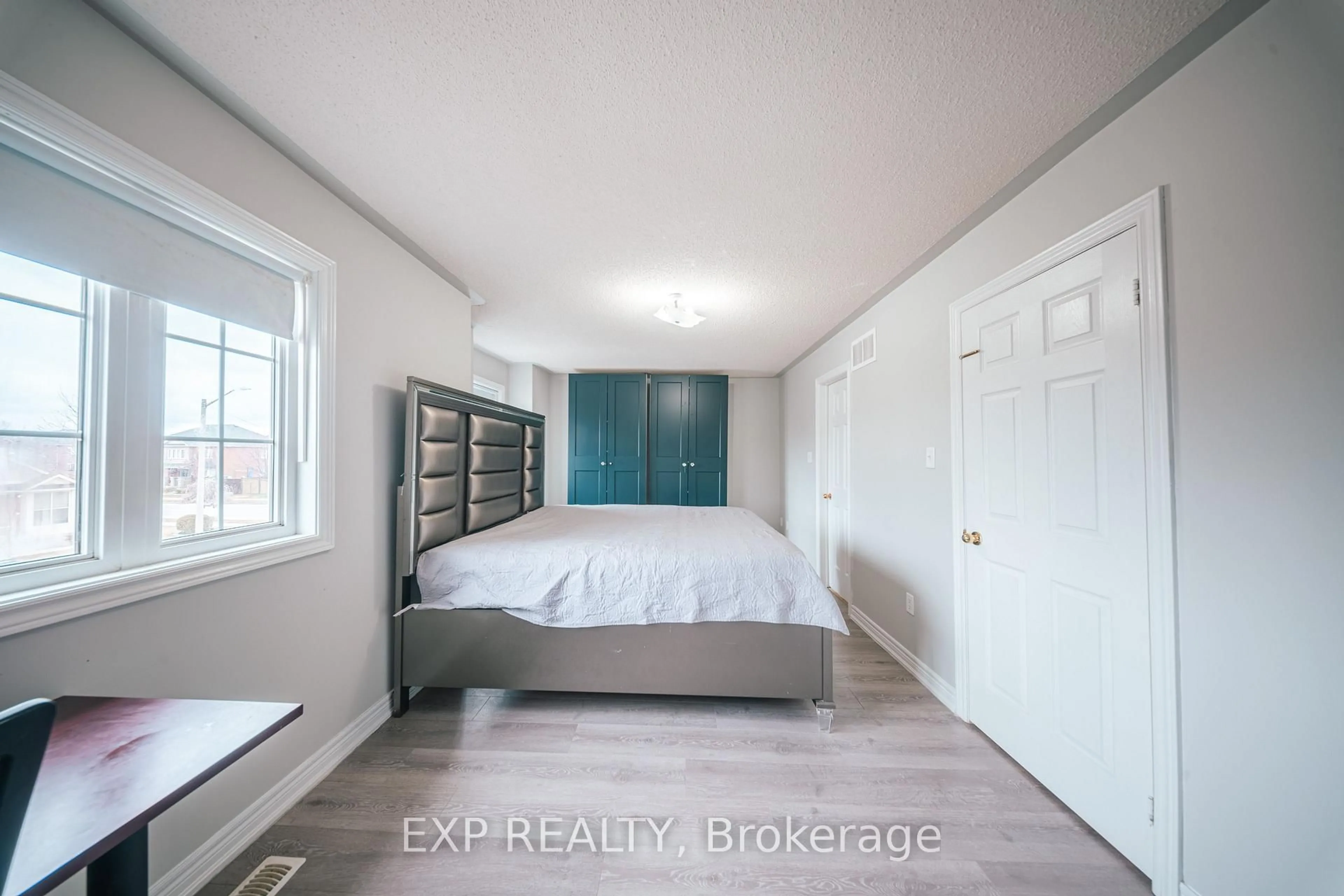 A pic of a room for 3 Deforest Dr, Brampton Ontario L7A 2Y3