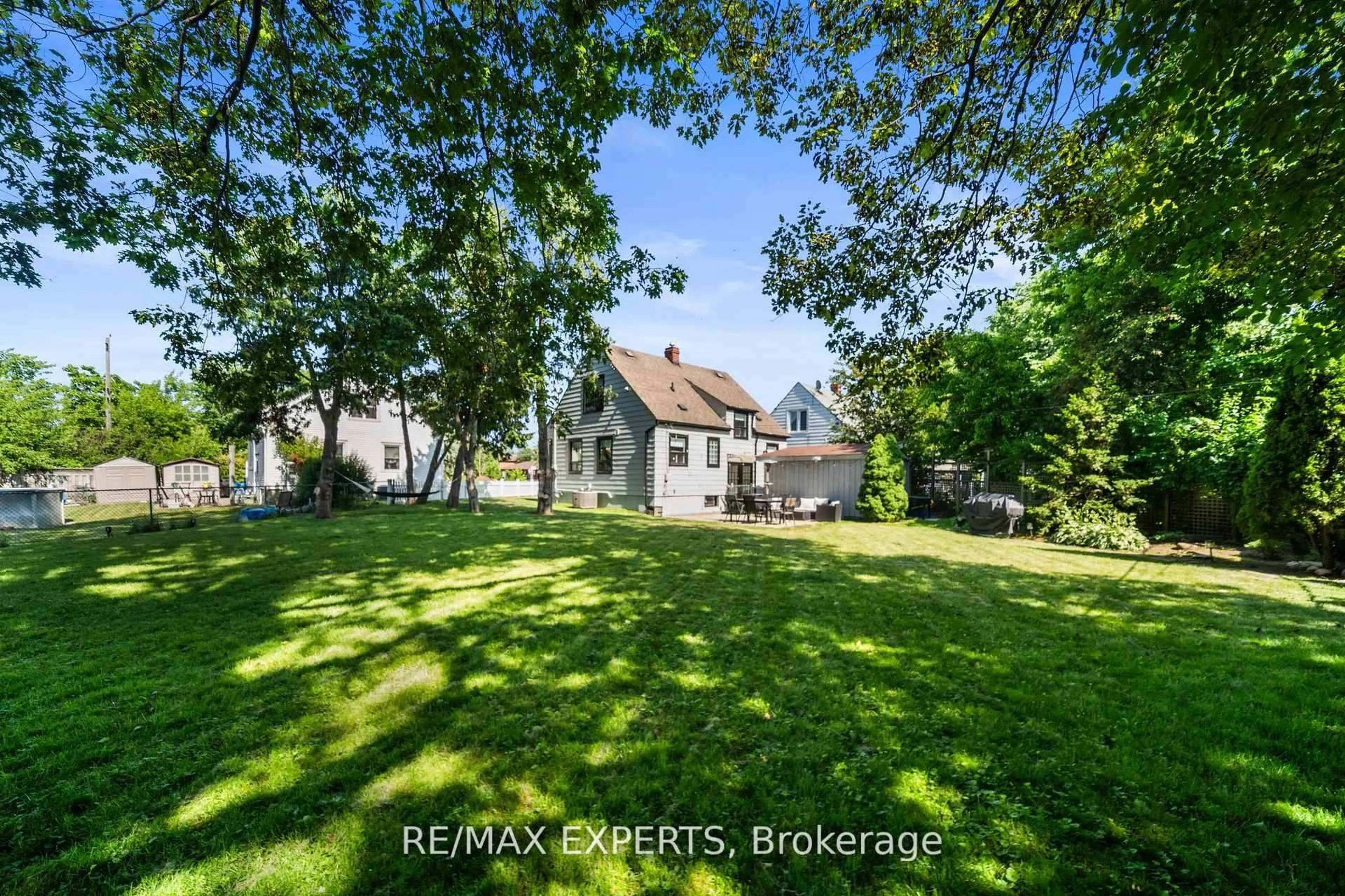 A pic from outside/outdoor area/front of a property/back of a property/a pic from drone, street for 6 Mccallum Crt, Toronto Ontario M8Y 1M6