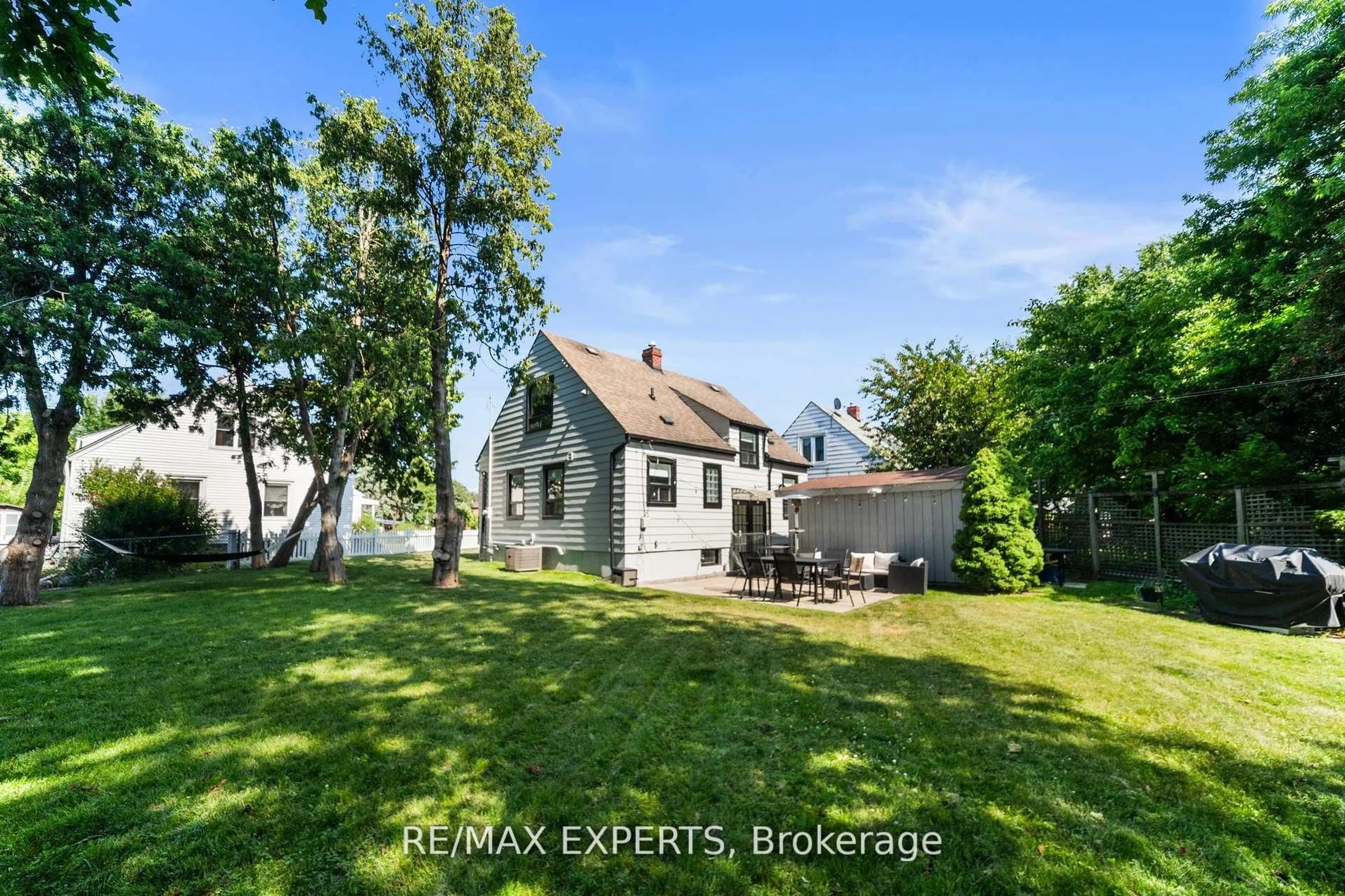 A pic from outside/outdoor area/front of a property/back of a property/a pic from drone, street for 6 Mccallum Crt, Toronto Ontario M8Y 1M6