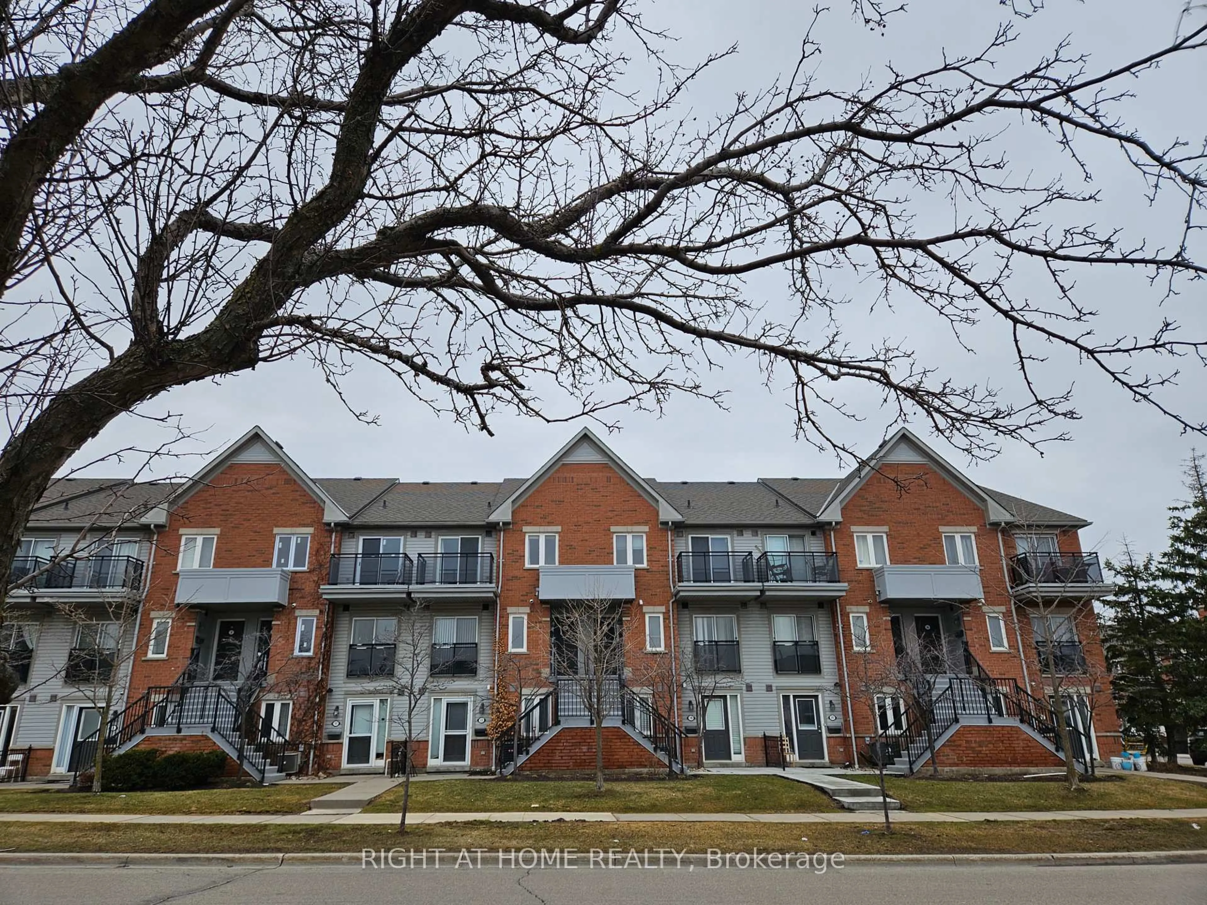 Unknown for 4620 Guildwood Way #15, Mississauga Ontario L5R 4H5