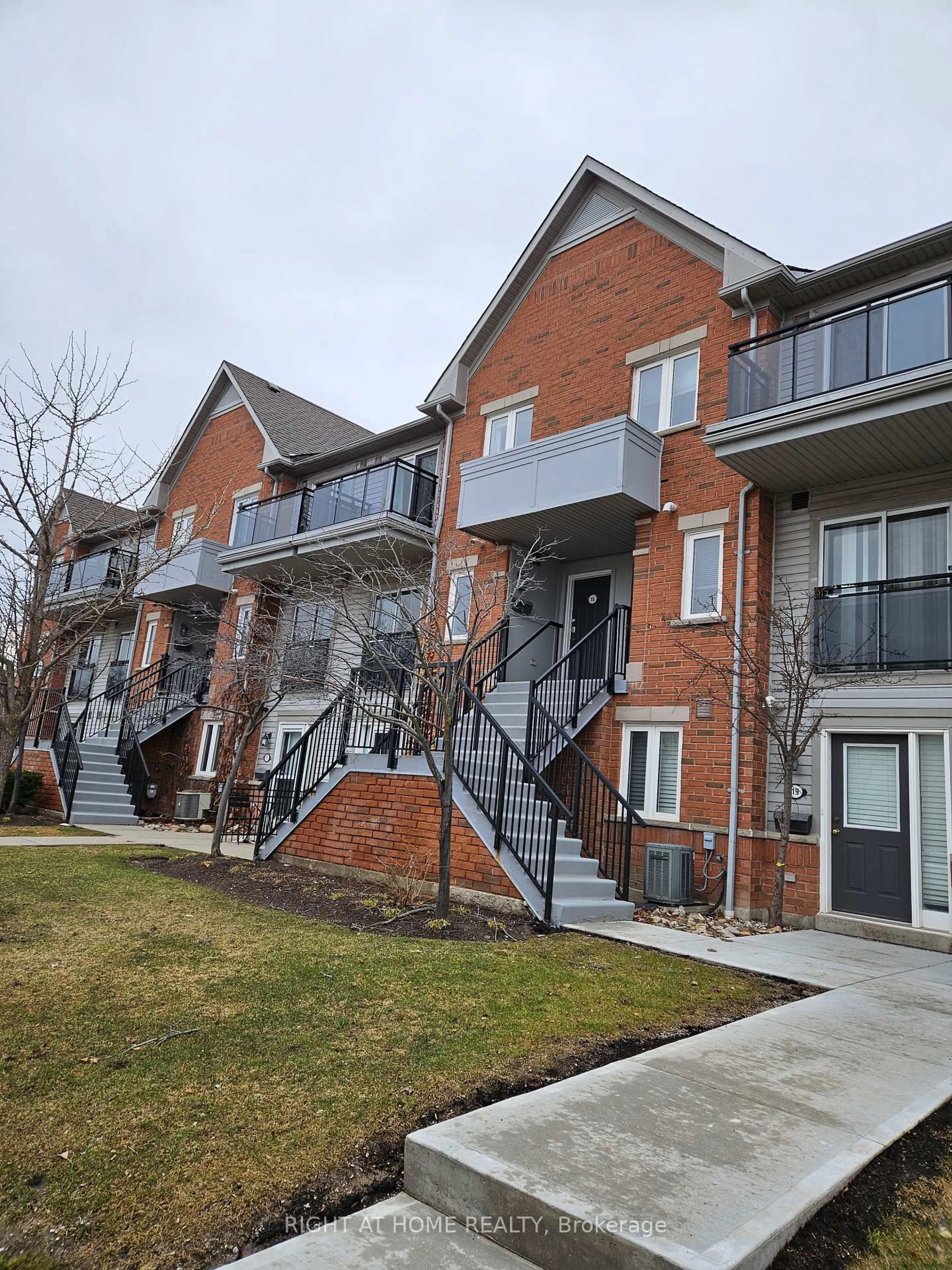 Unknown for 4620 Guildwood Way #15, Mississauga Ontario L5R 4H5