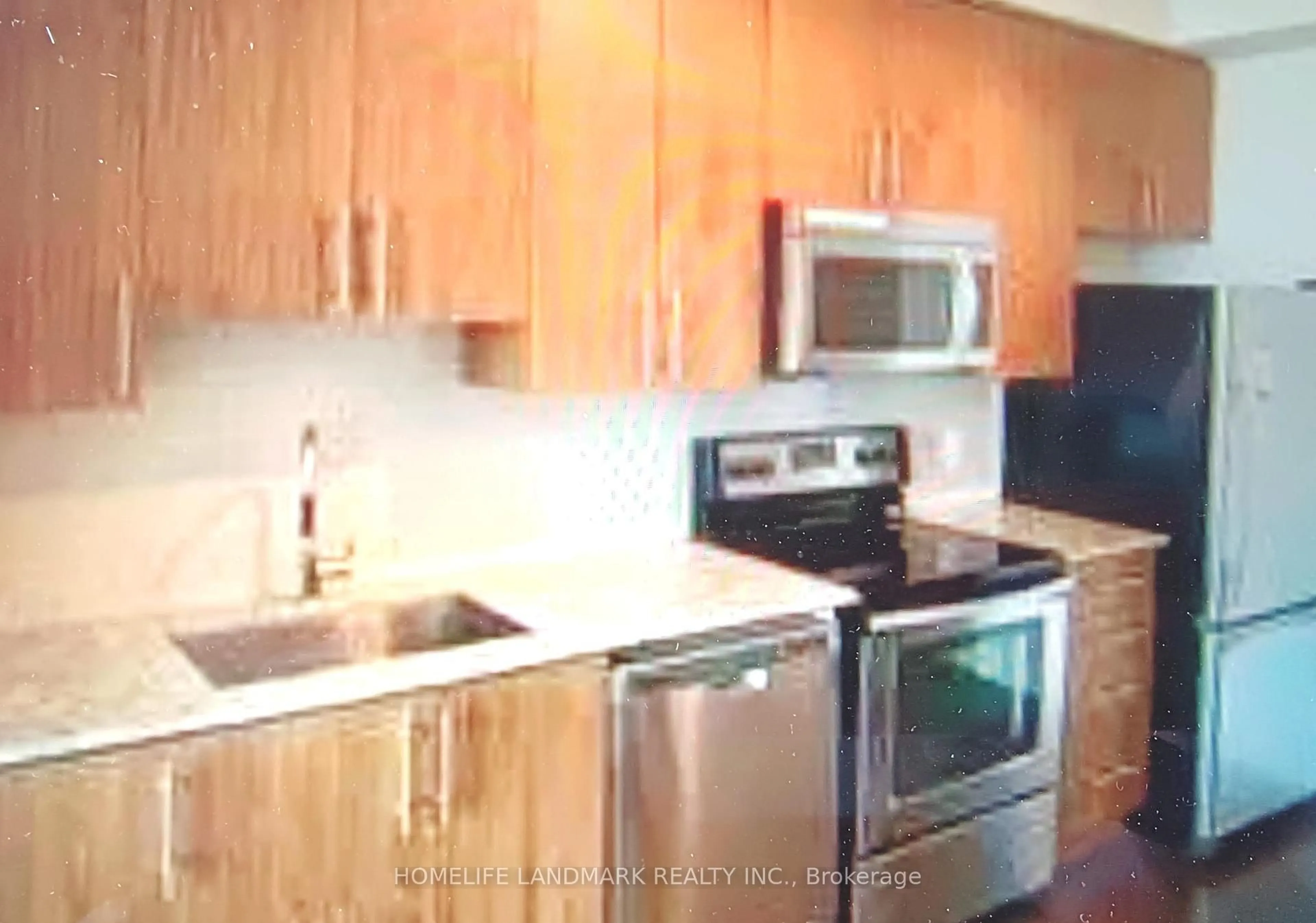 Standard kitchen, unknown for 4099 BRICKSTONE Mews #2604, Mississauga Ontario L5B 0G2