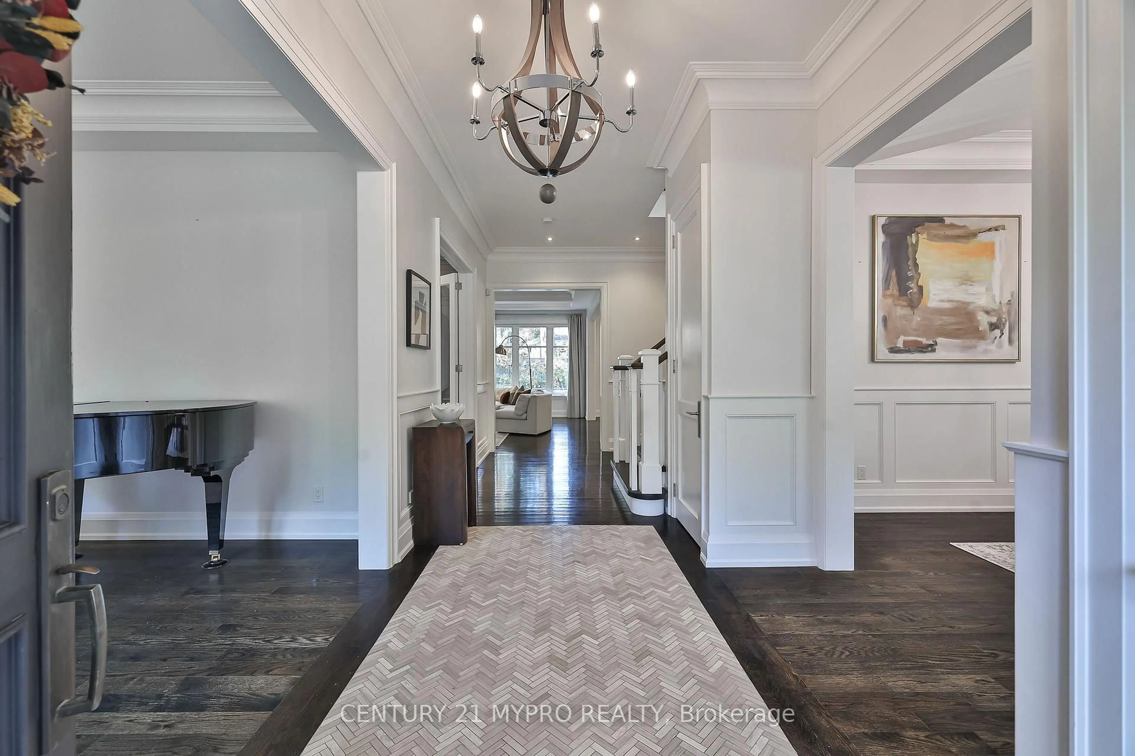 Indoor foyer for 1389 Weaver Ave, Oakville Ontario L6J 2L6