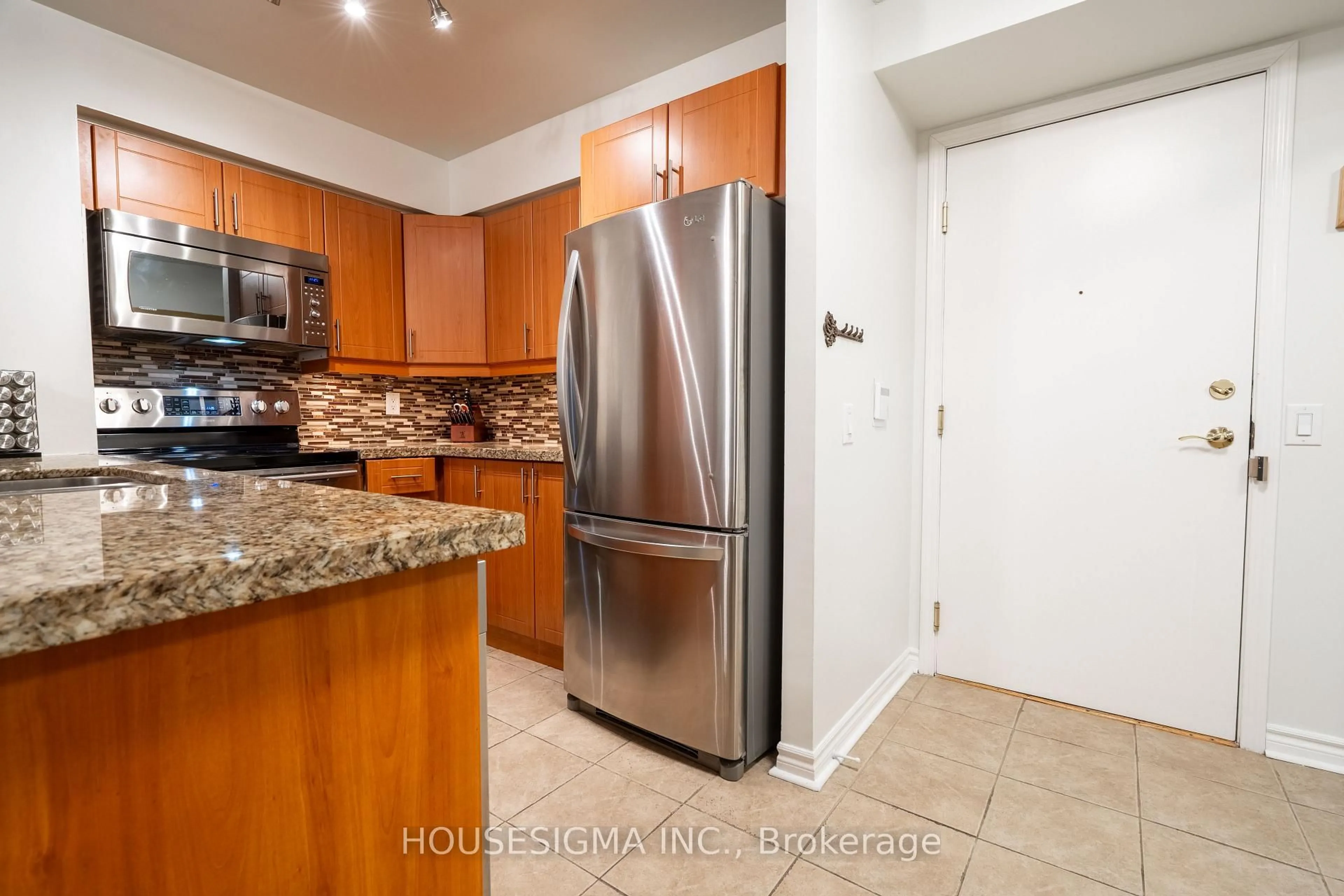 Standard kitchen, ceramic/tile floor for 35 Kingsbridge Garden Circ #513, Mississauga Ontario L5R 3Z5