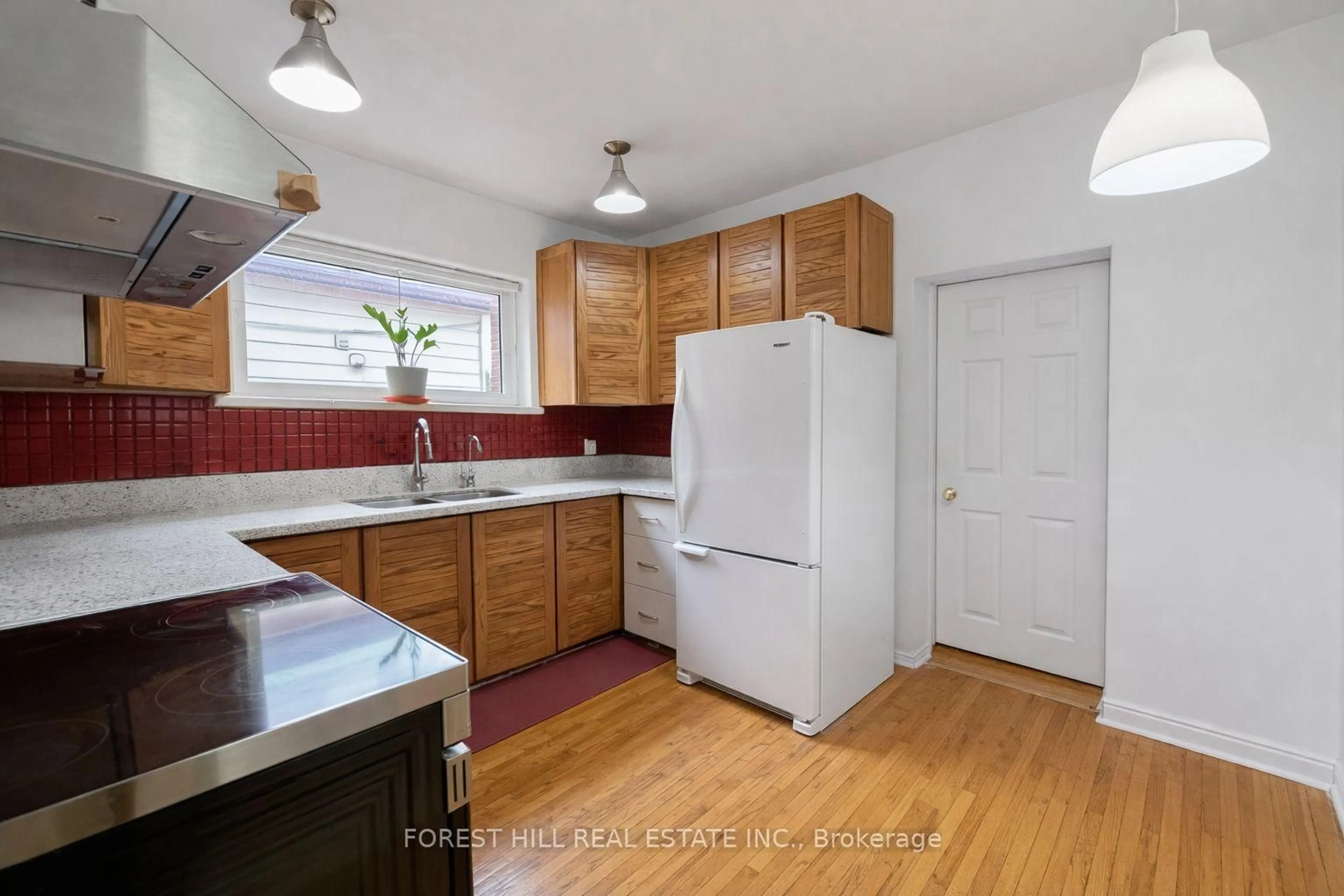Standard kitchen, unknown for 1046 Dovercourt Rd, Toronto Ontario M6H 2X8