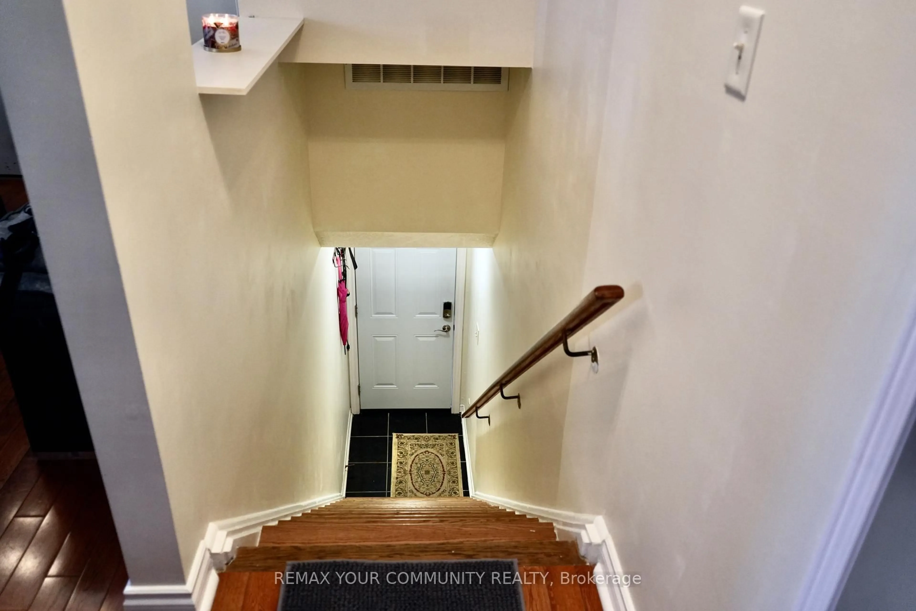 Indoor foyer for 56 Sidney Belsey Cres #308, Toronto Ontario M6M 2J2