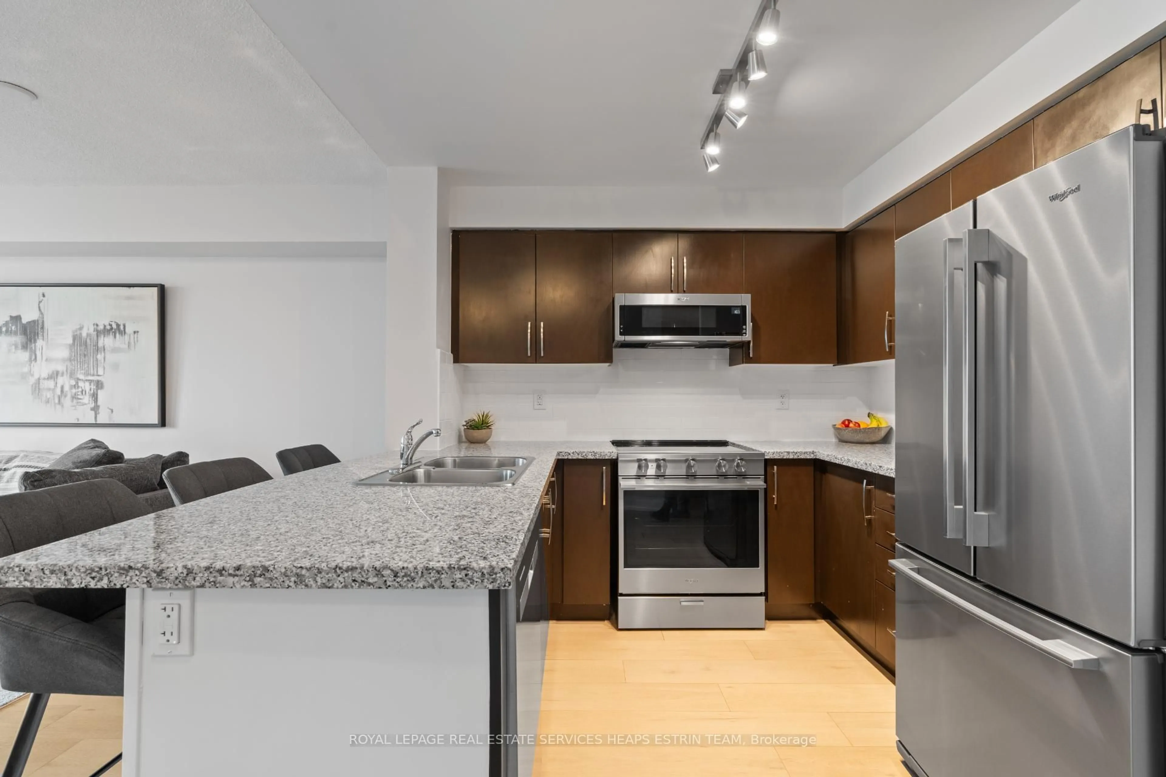 Standard kitchen, unknown for 3 Michael Power Pl #606, Toronto Ontario M9A 0A2