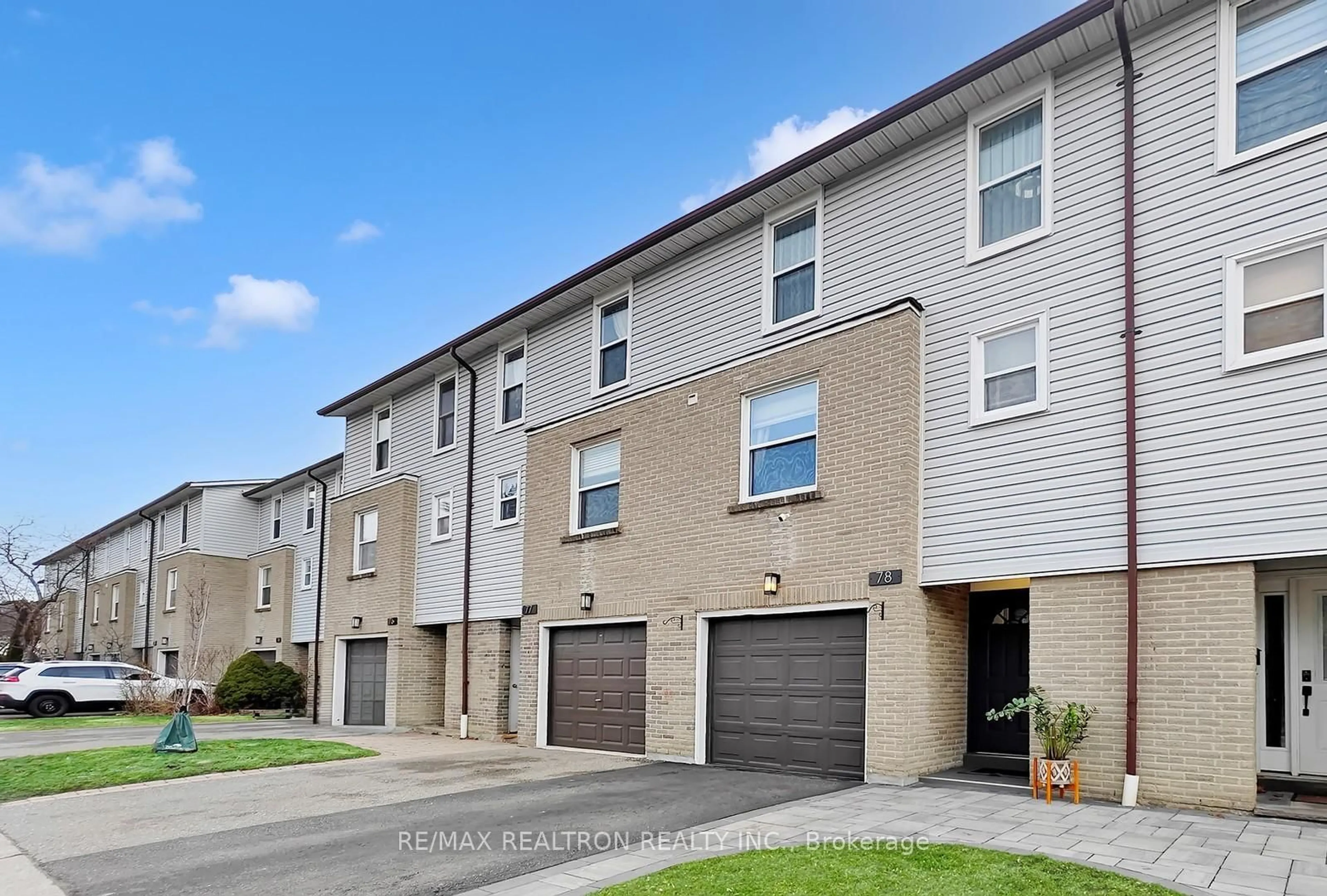 A pic from outside/outdoor area/front of a property/back of a property/a pic from drone, street for 2440 Bromsgrove Rd #78, Mississauga Ontario L5J 4J7