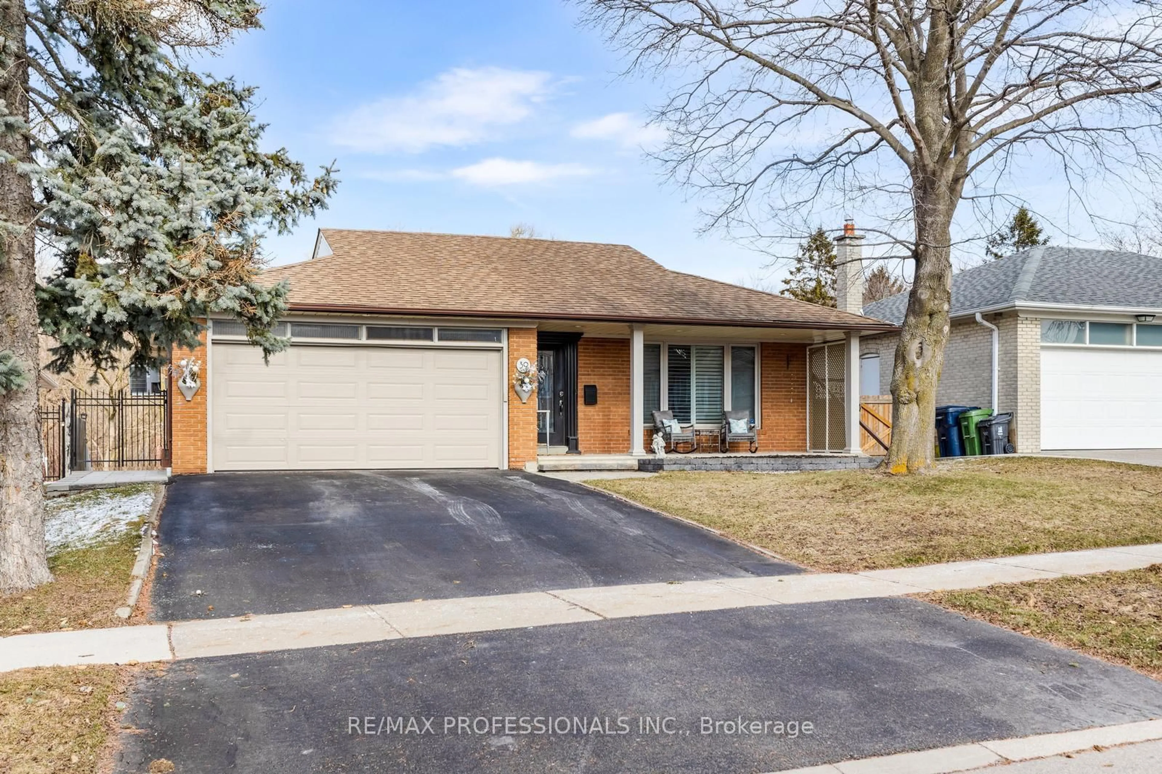 Home with brick exterior material, street for 39 Norbert Cres, Toronto Ontario M9C 3J8