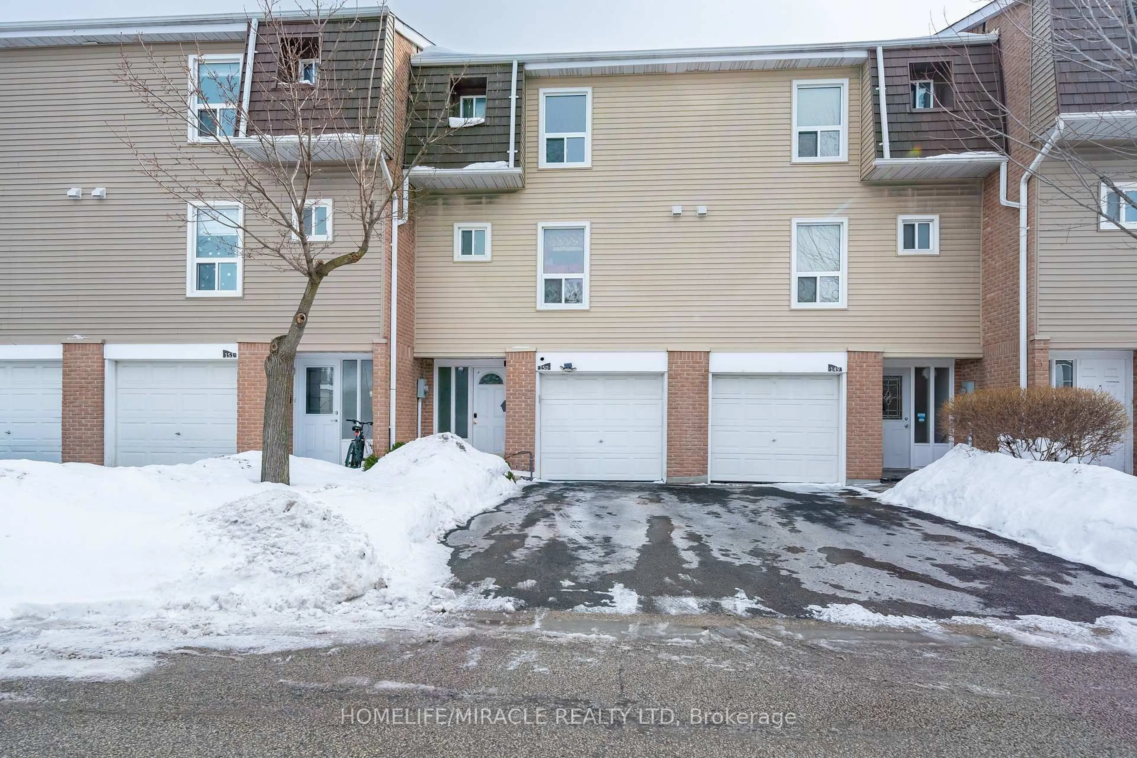 A pic from outside/outdoor area/front of a property/back of a property/a pic from drone, street for 150 Enderby Cres #150, Brampton Ontario L6T 4C7