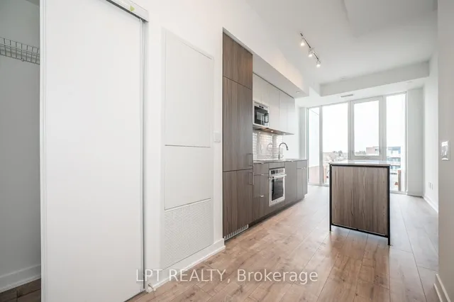 220 Missinnihe Way #517, Mississauga 3