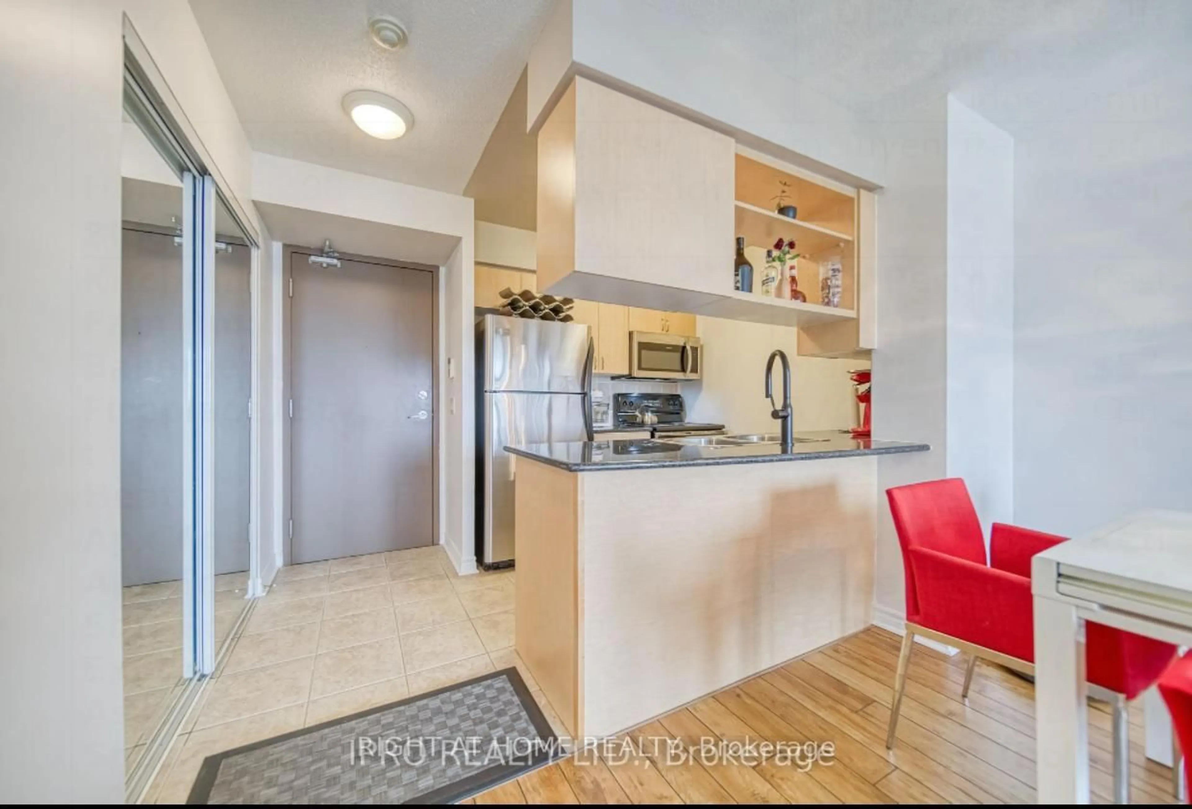 Standard kitchen, unknown for 2365 Central Park Dr #902, Oakville Ontario L6H 0C7