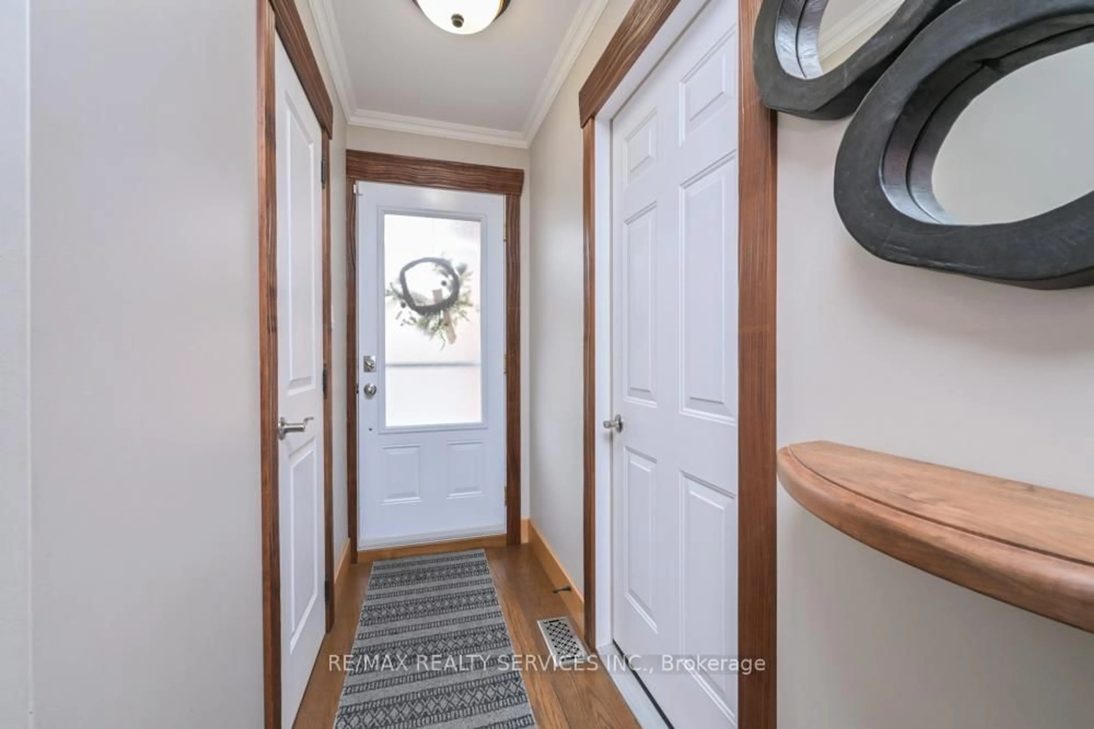Indoor entryway for 8 Collins Cres, Brampton Ontario L6V 3M9