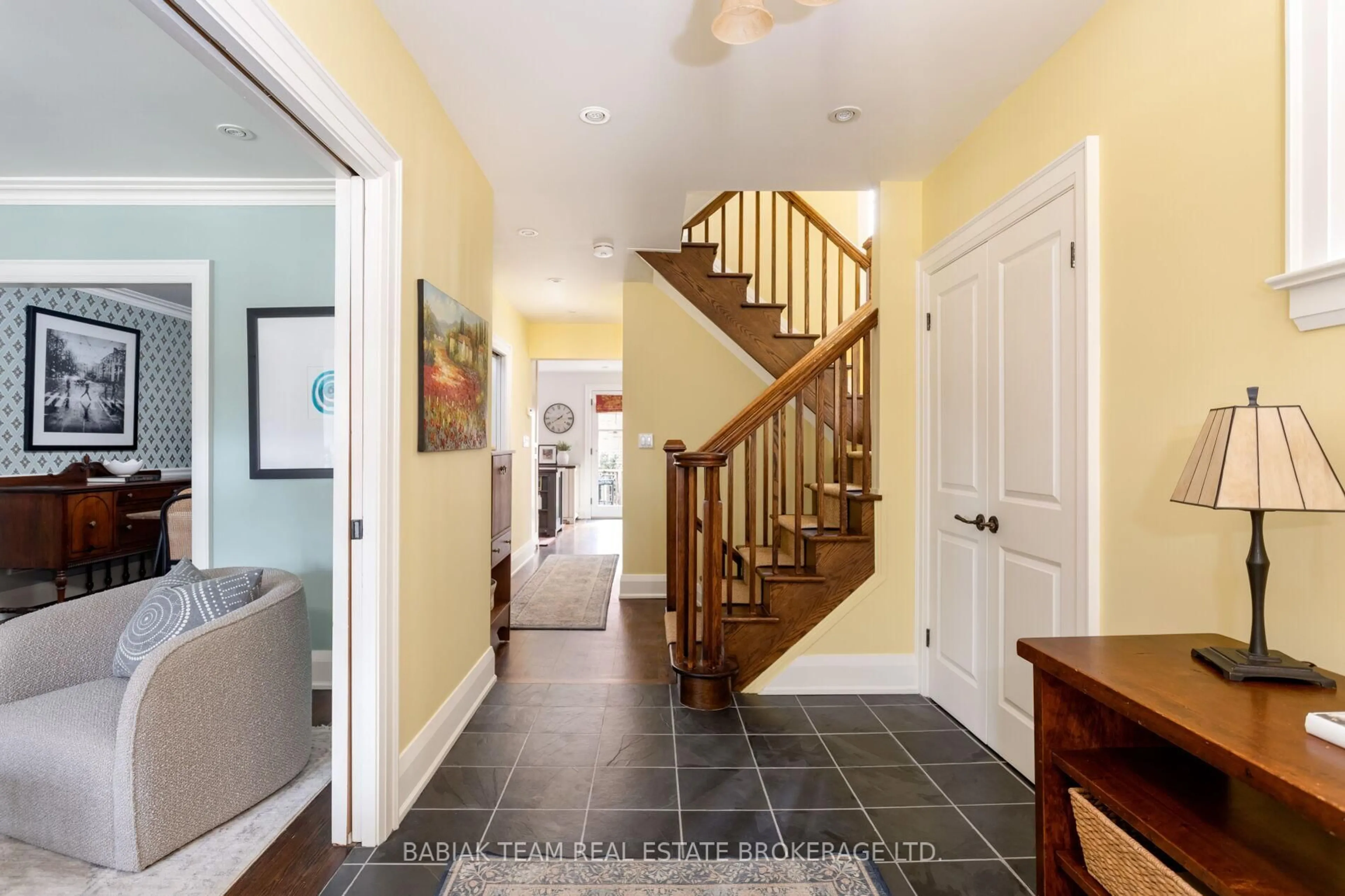 Indoor entryway for 355 Windermere Ave, Toronto Ontario M6S 3L2