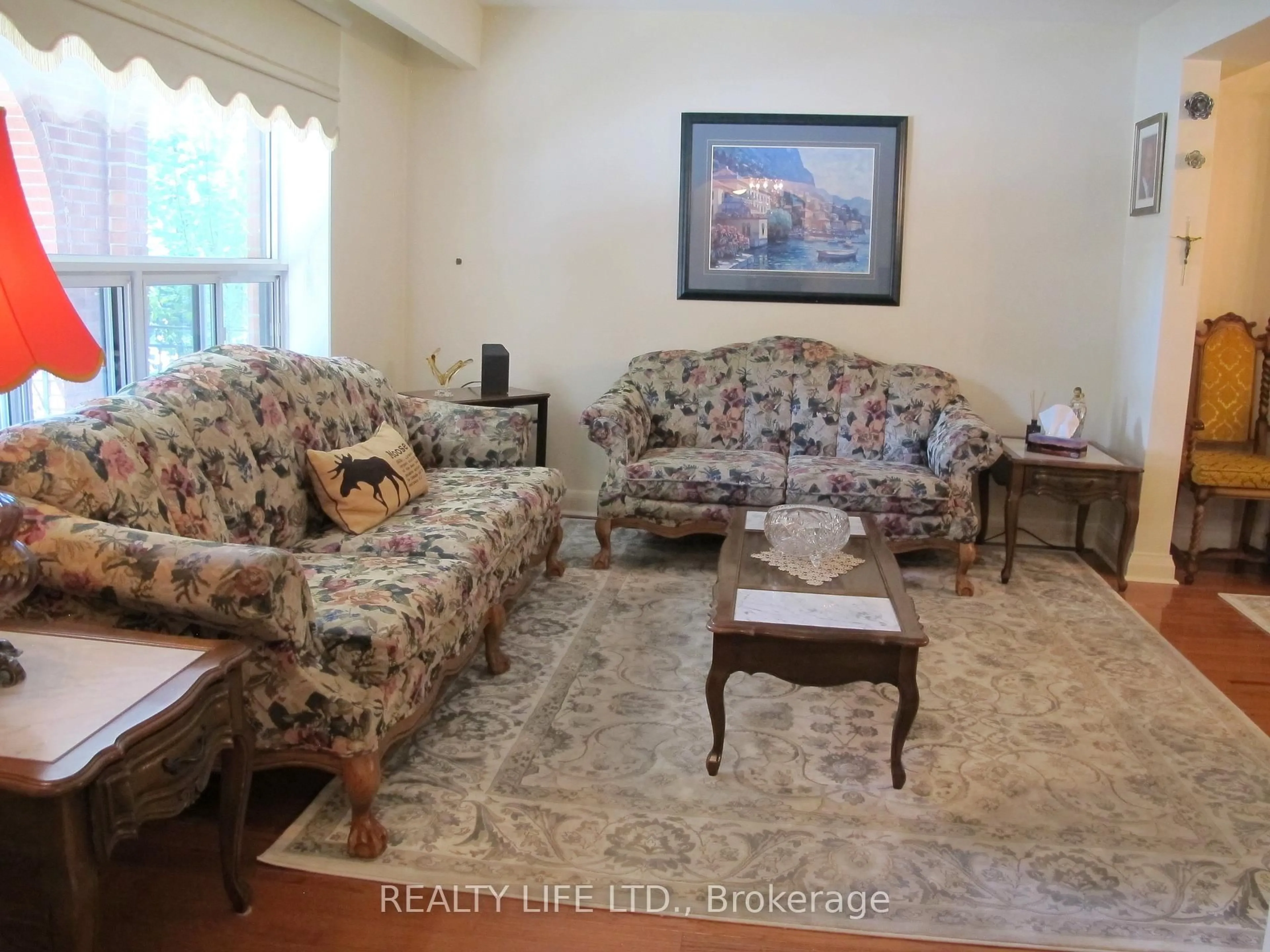 Living room with furniture, unknown for 4 Rosalie Ave, Toronto Ontario M3L 1C5