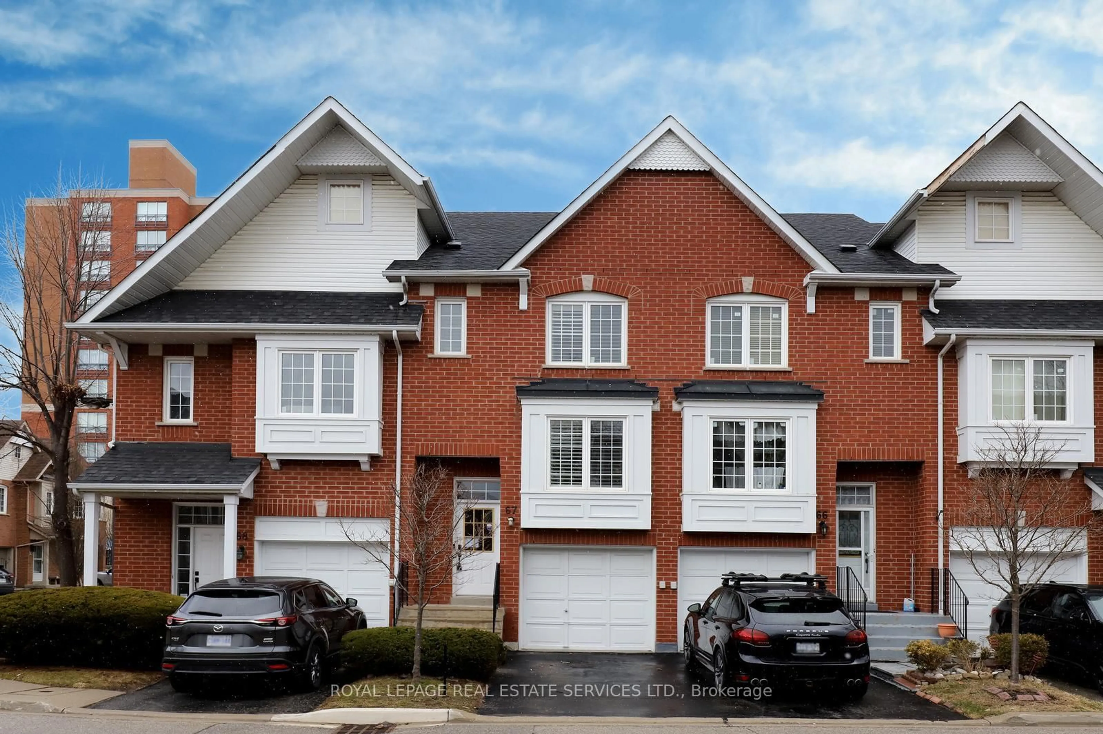 Home with brick exterior material, street for 1575 South Parade Crt #67, Mississauga Ontario L5M 6E9