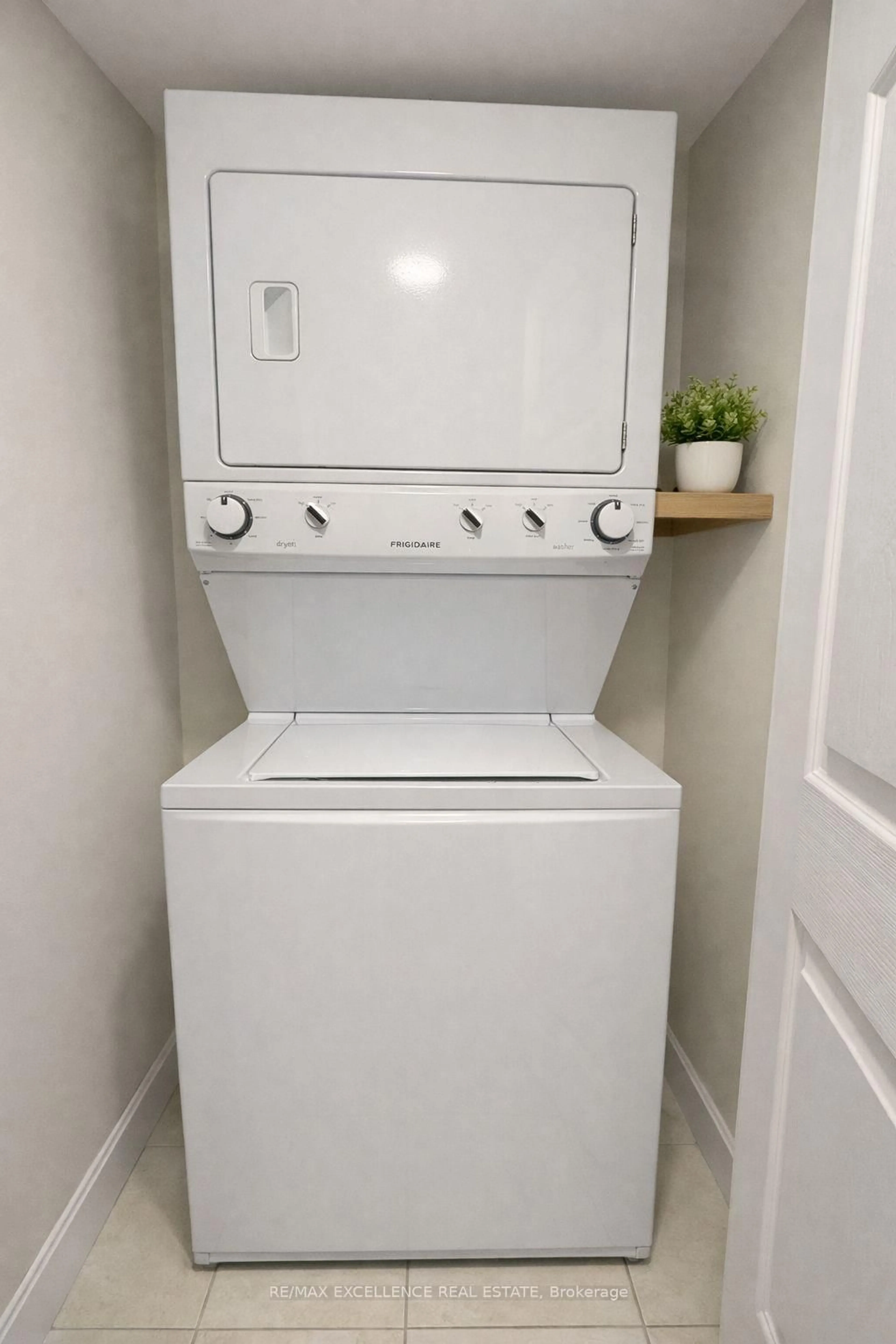 Laundry room for 3043 Finch Ave #2033, Toronto Ontario M9M 0A4