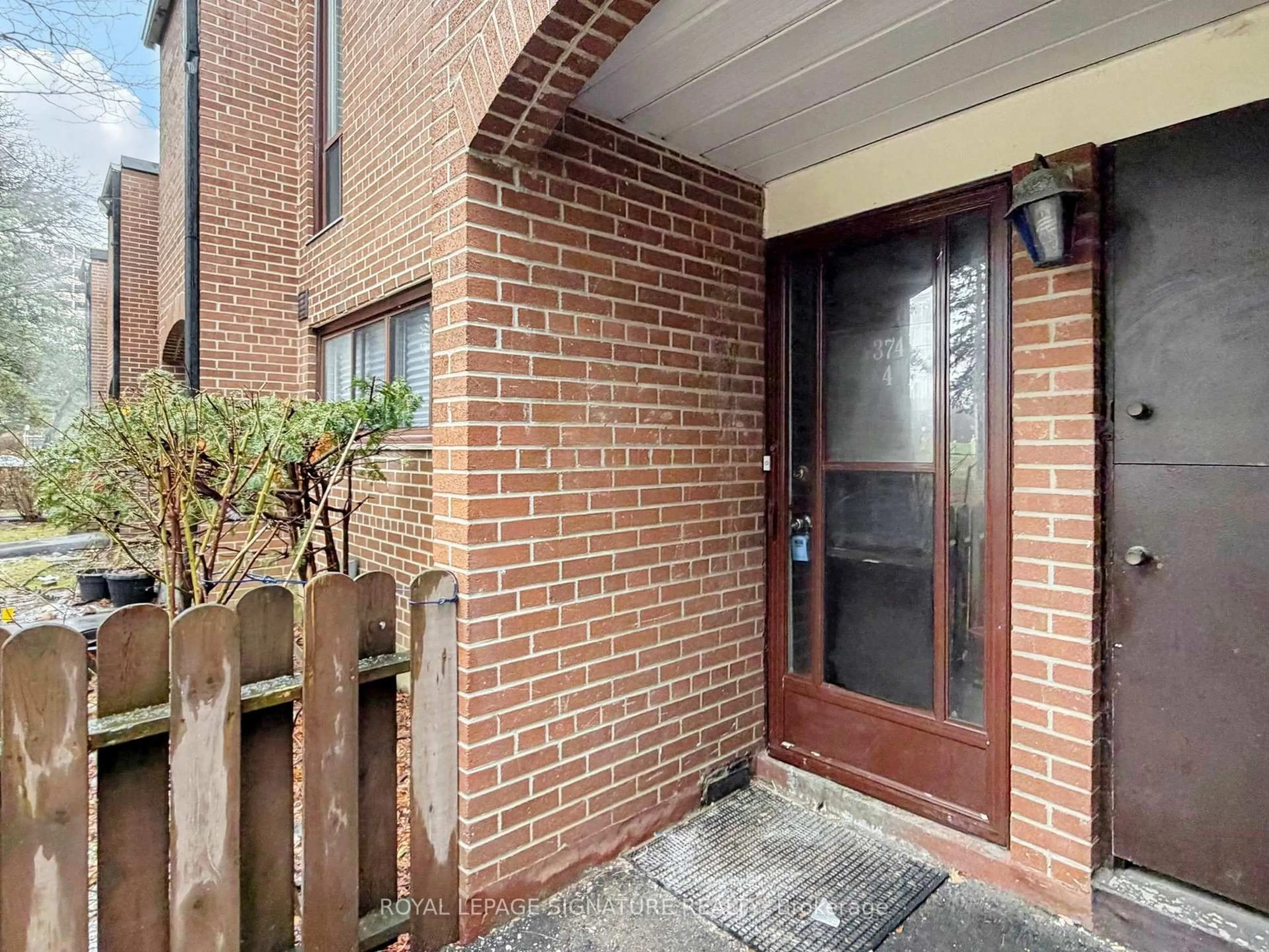 Indoor entryway for 374 Driftwood Ave #4, Toronto Ontario M3N 2P5