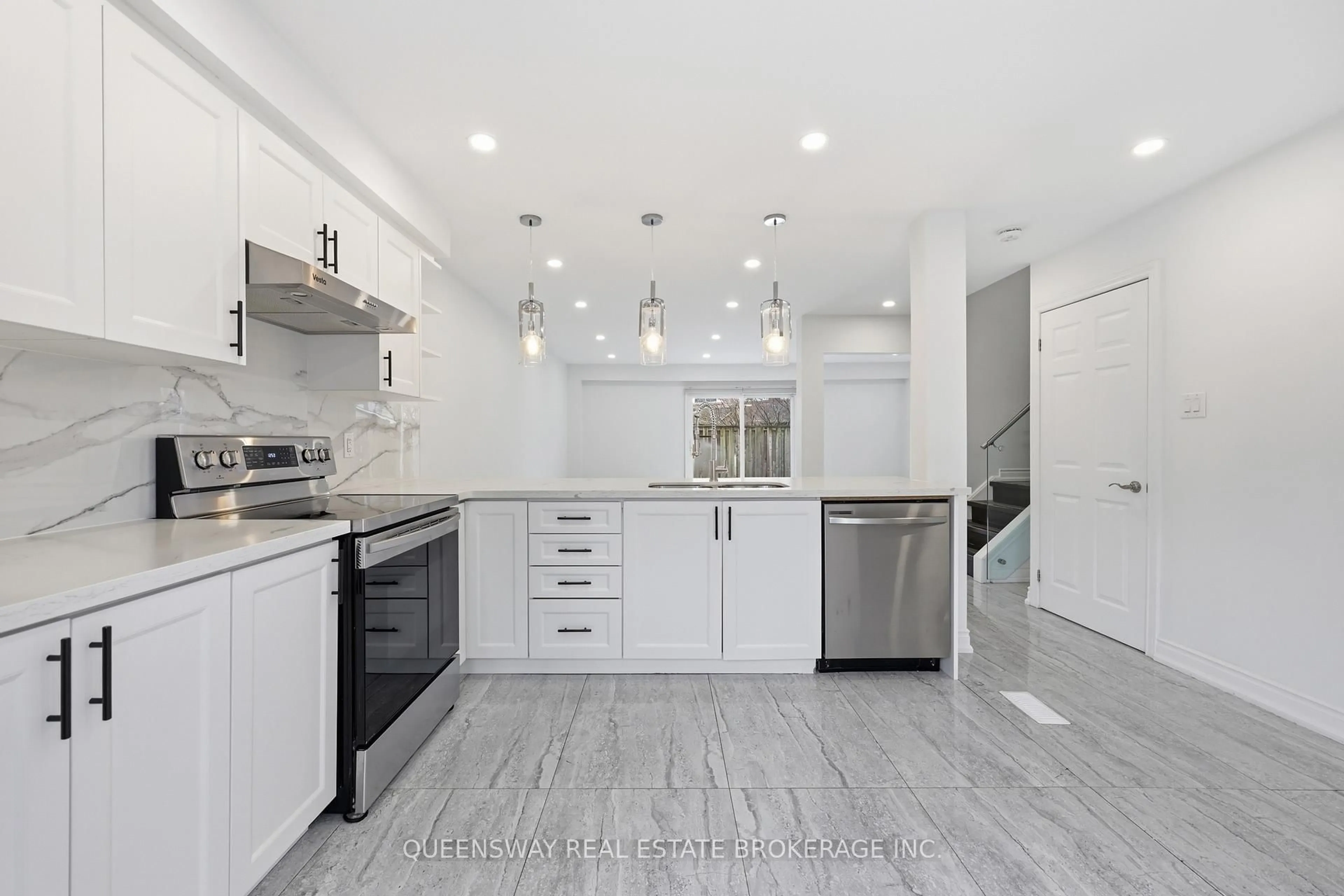 Open concept kitchen, ceramic/tile floor for 4196 Longmoor Dr #1, Burlington Ontario L7L 5E3