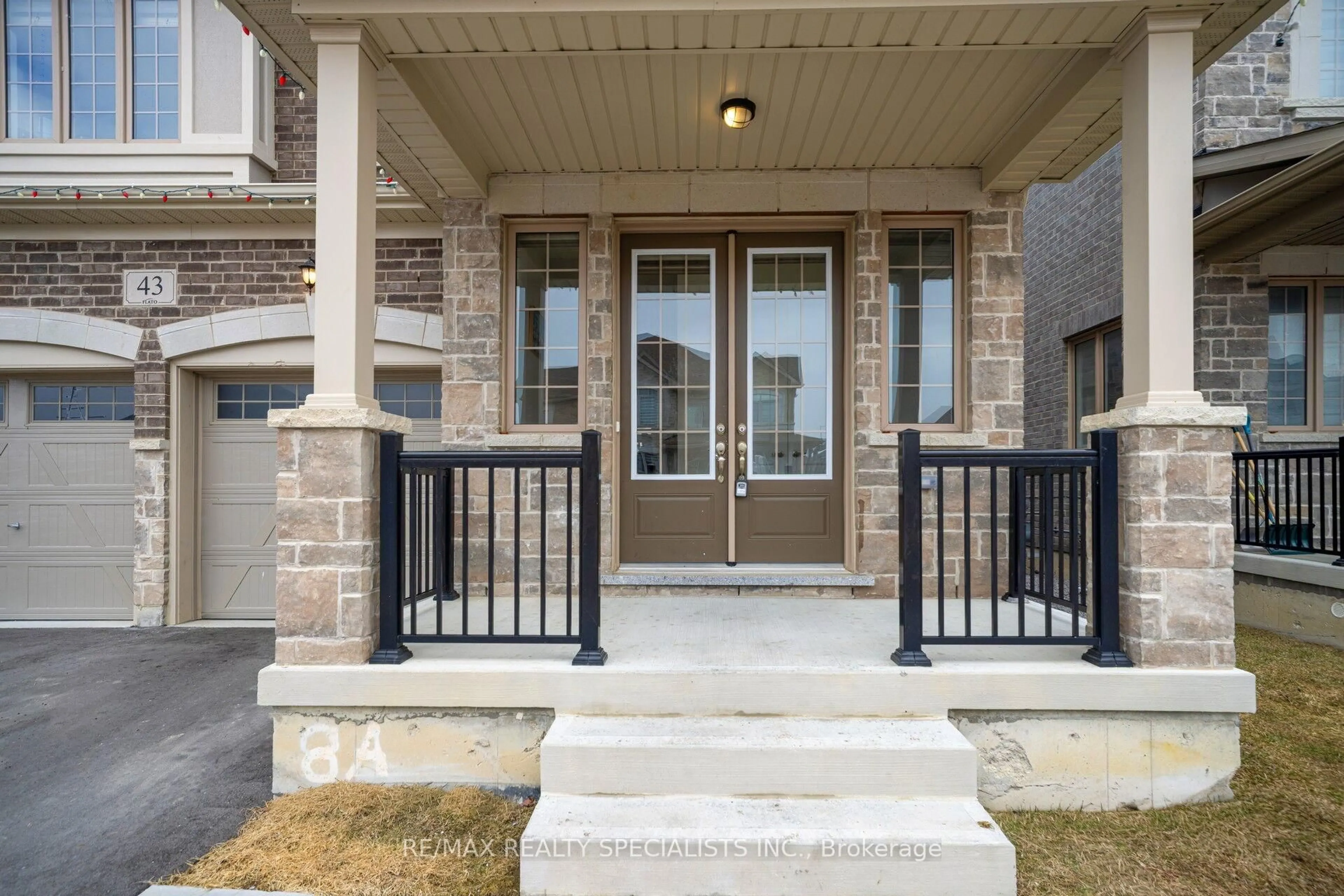 Indoor entryway for 43 Clockwork Dr, Brampton Ontario L7A 4R8