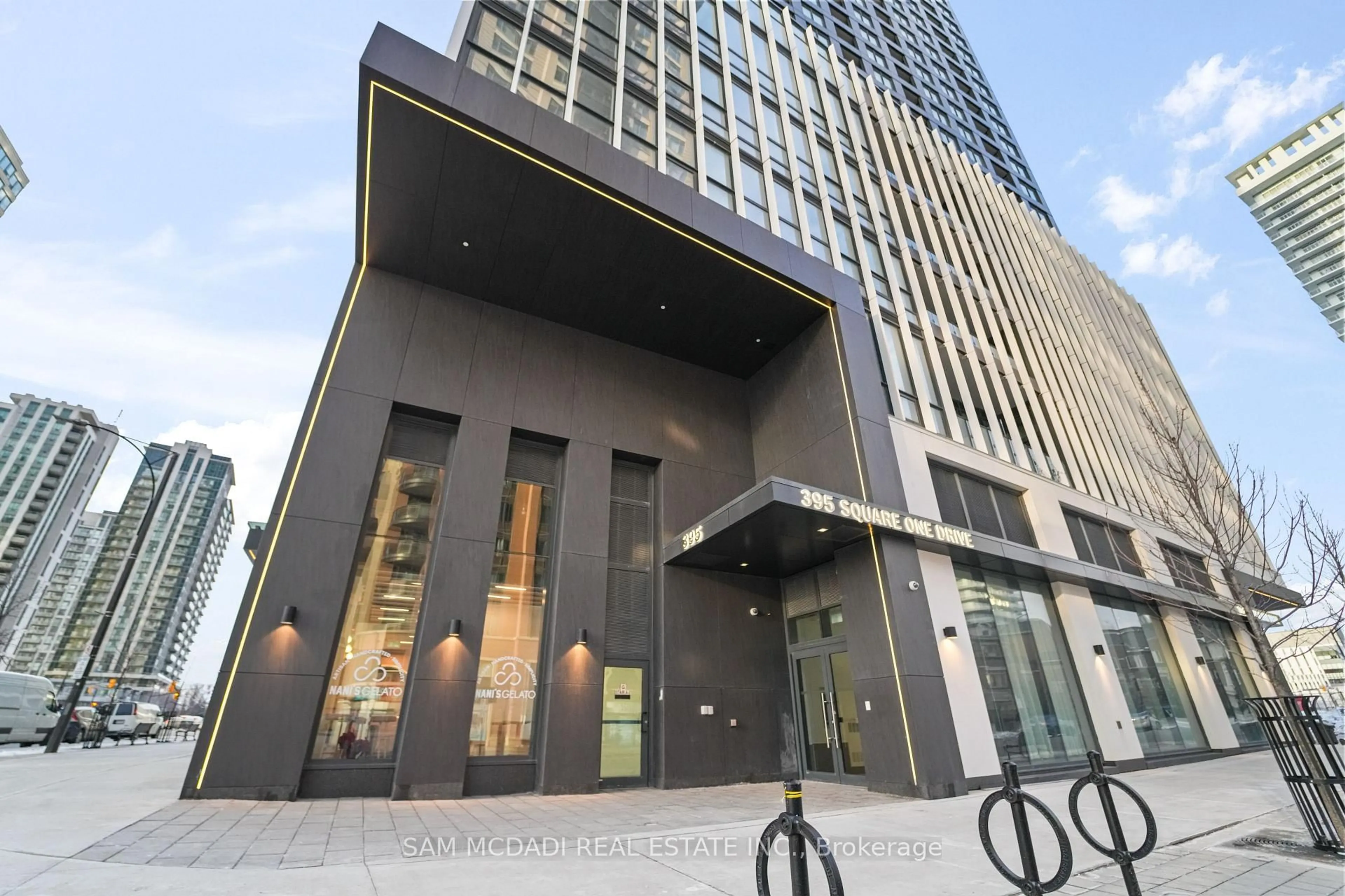 Indoor foyer for 395 Square One Dr #3703, Mississauga Ontario L5B 0P6