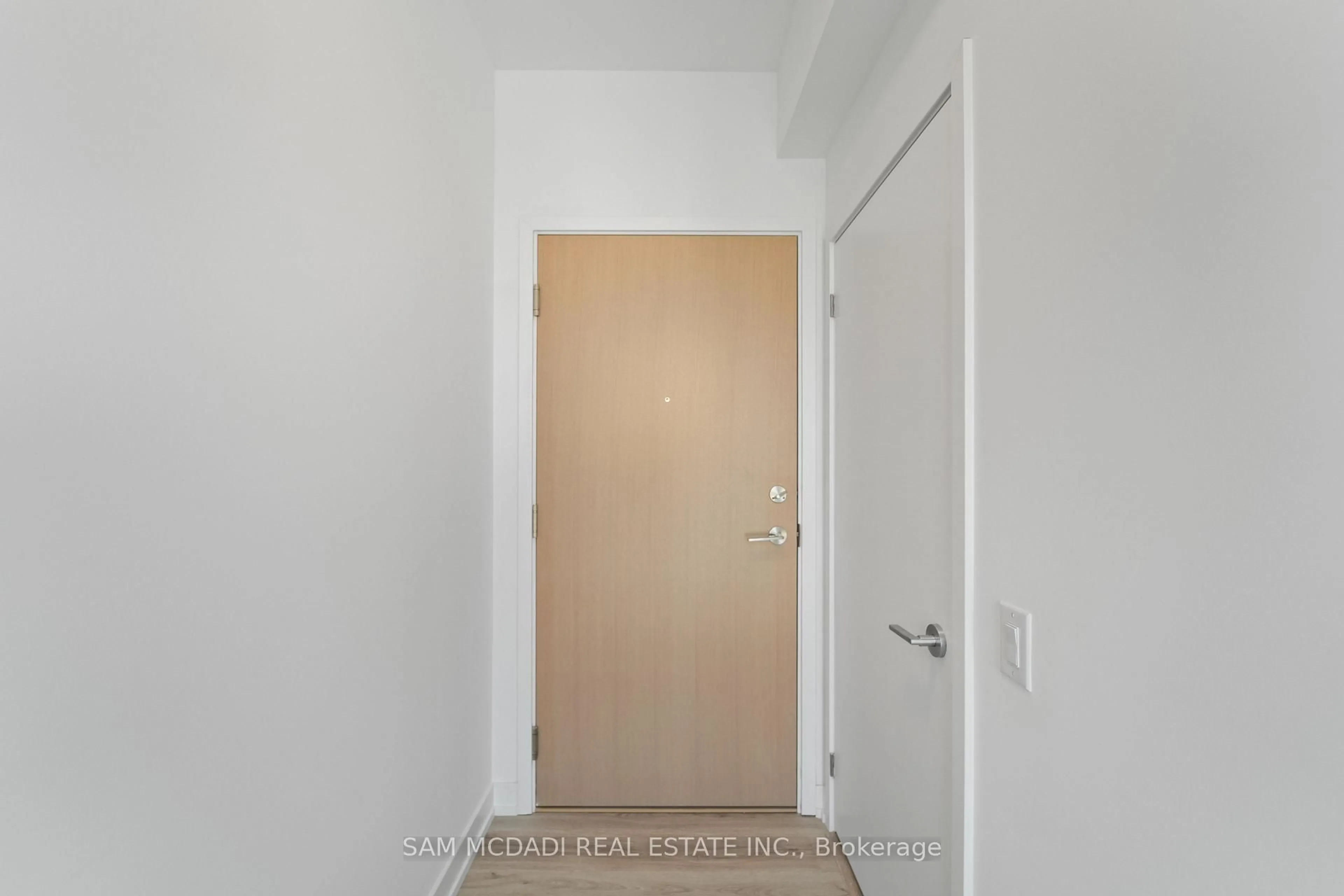 Indoor entryway for 395 Square One Dr #3703, Mississauga Ontario L5B 0P6