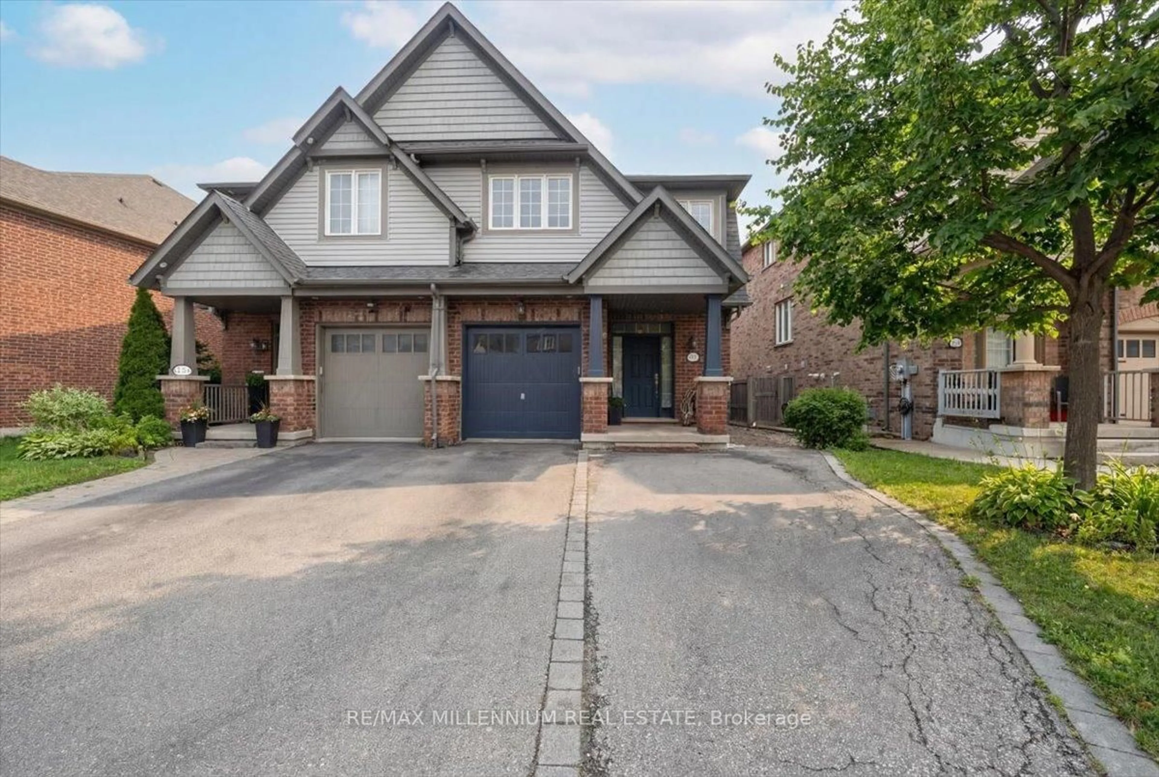 Home with brick exterior material, street for 20 Autumn Arbour Rd, Caledon Ontario L7C 3T8