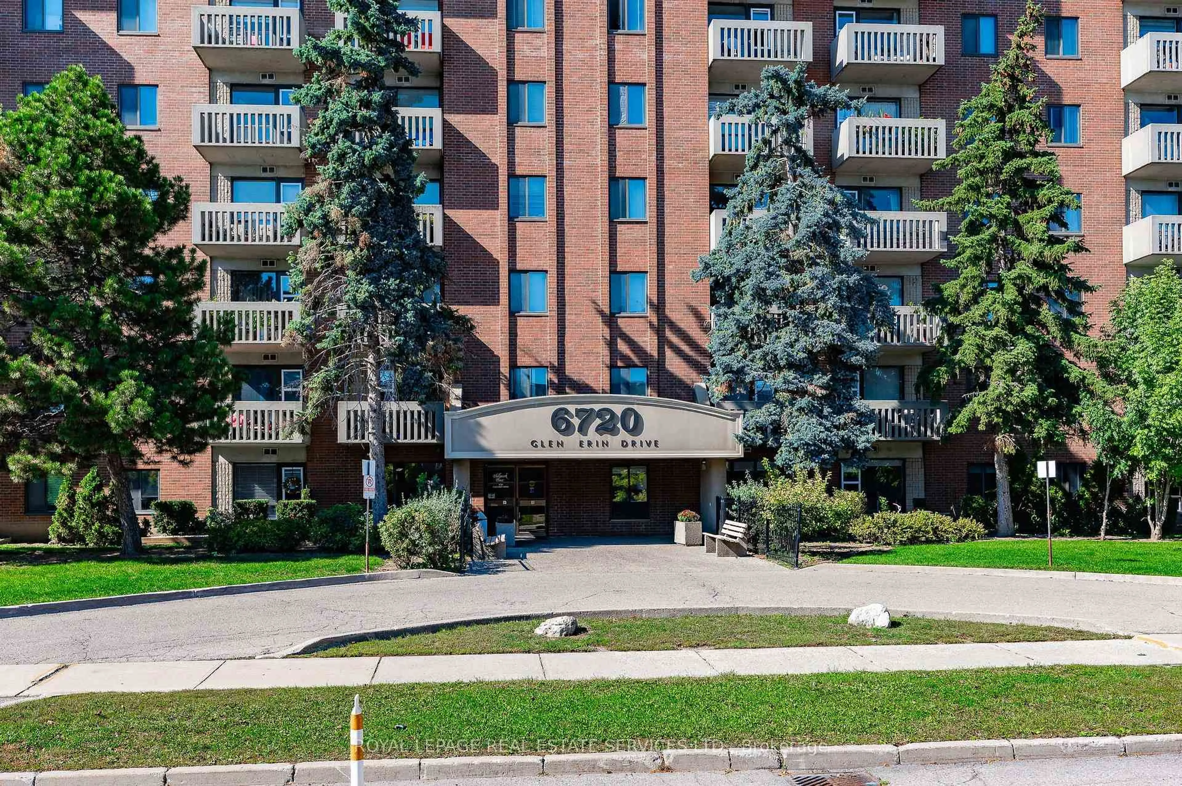 Patio, street for 6720 Glen Erin Dr #904, Mississauga Ontario L5N 3K8
