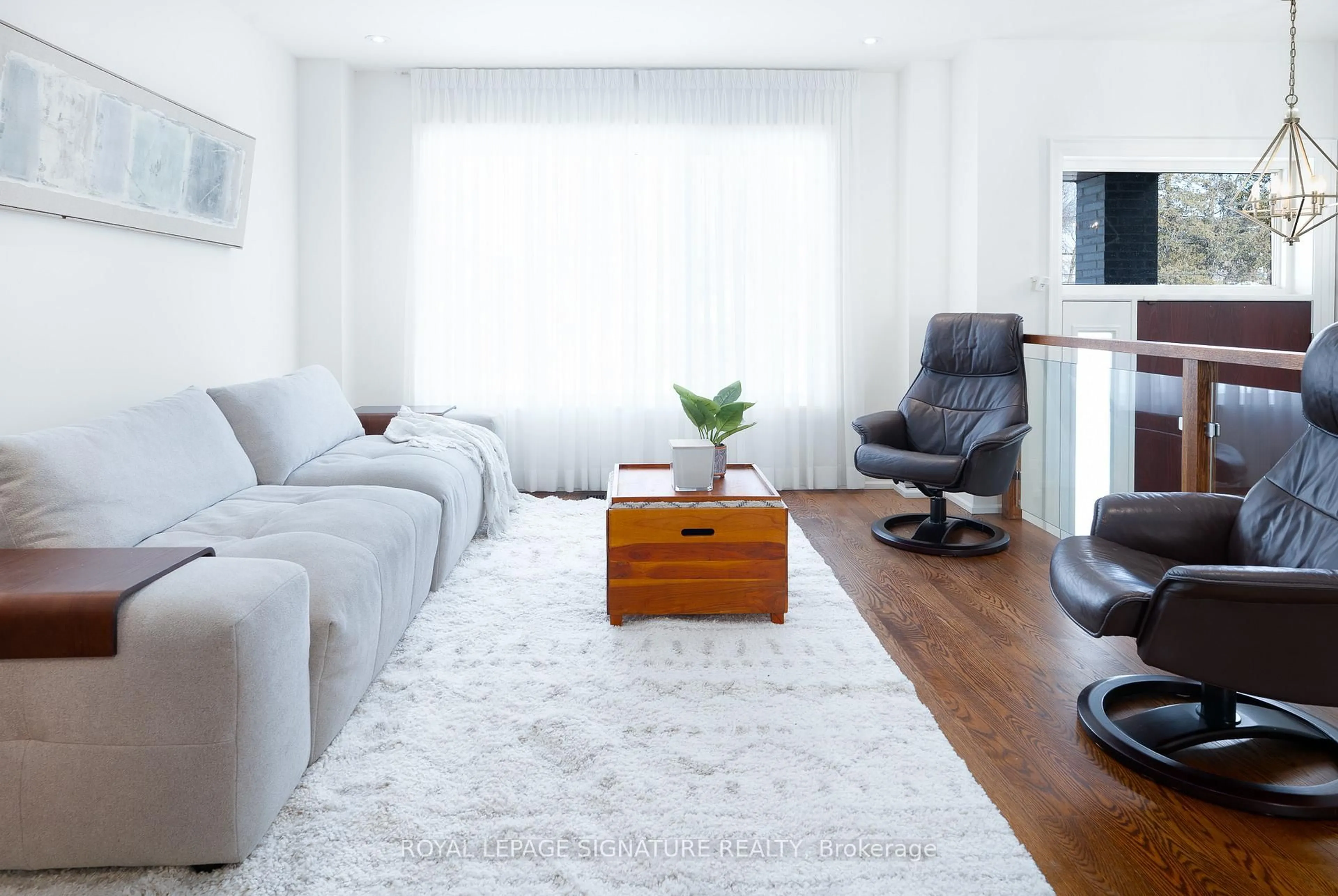 Living room with furniture, unknown for 119B Hillside Ave, Toronto Ontario M8V 1T3