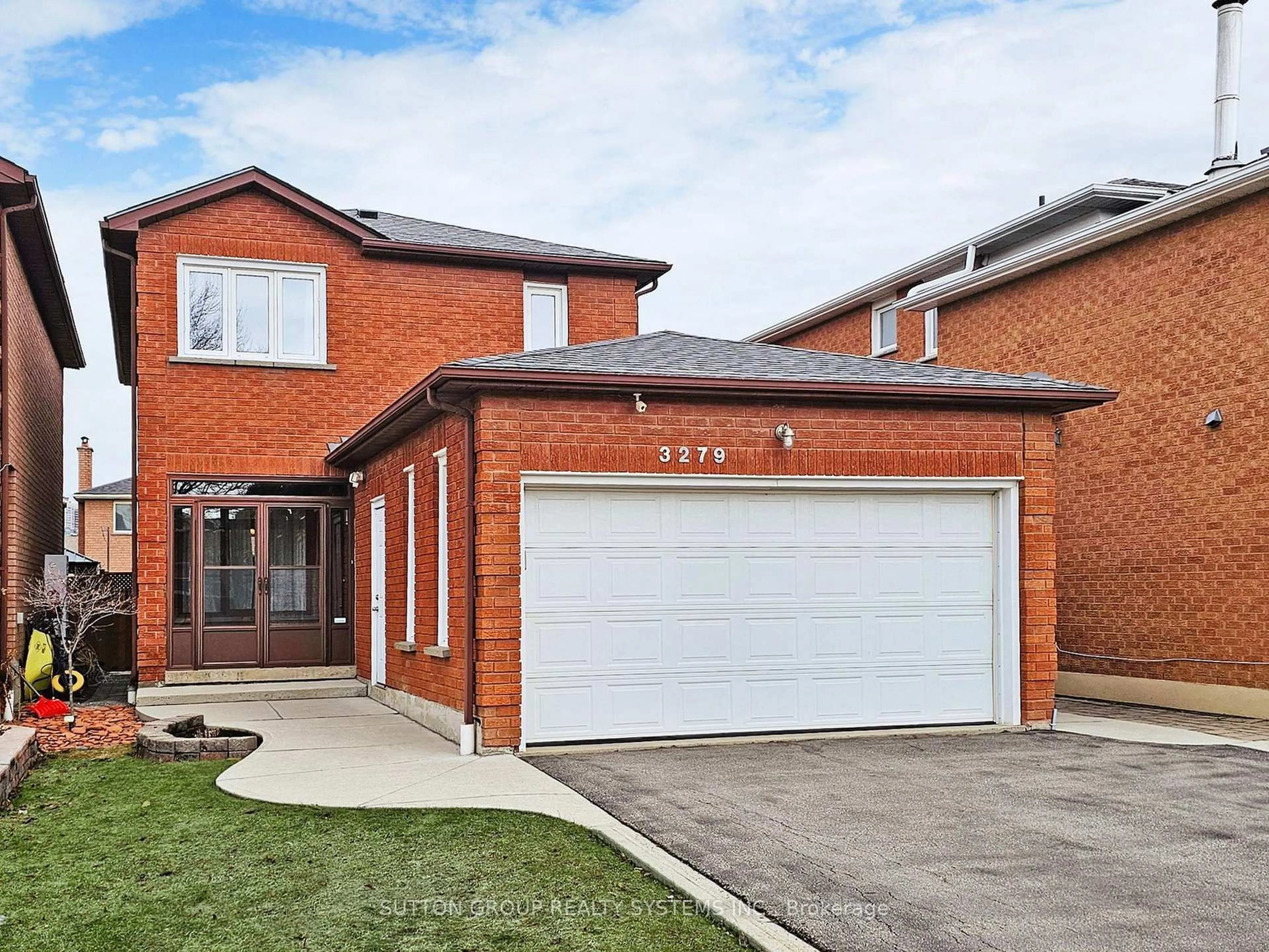 Home with brick exterior material, street for 3279 Pilcom Cres, Mississauga Ontario L5B 3X5