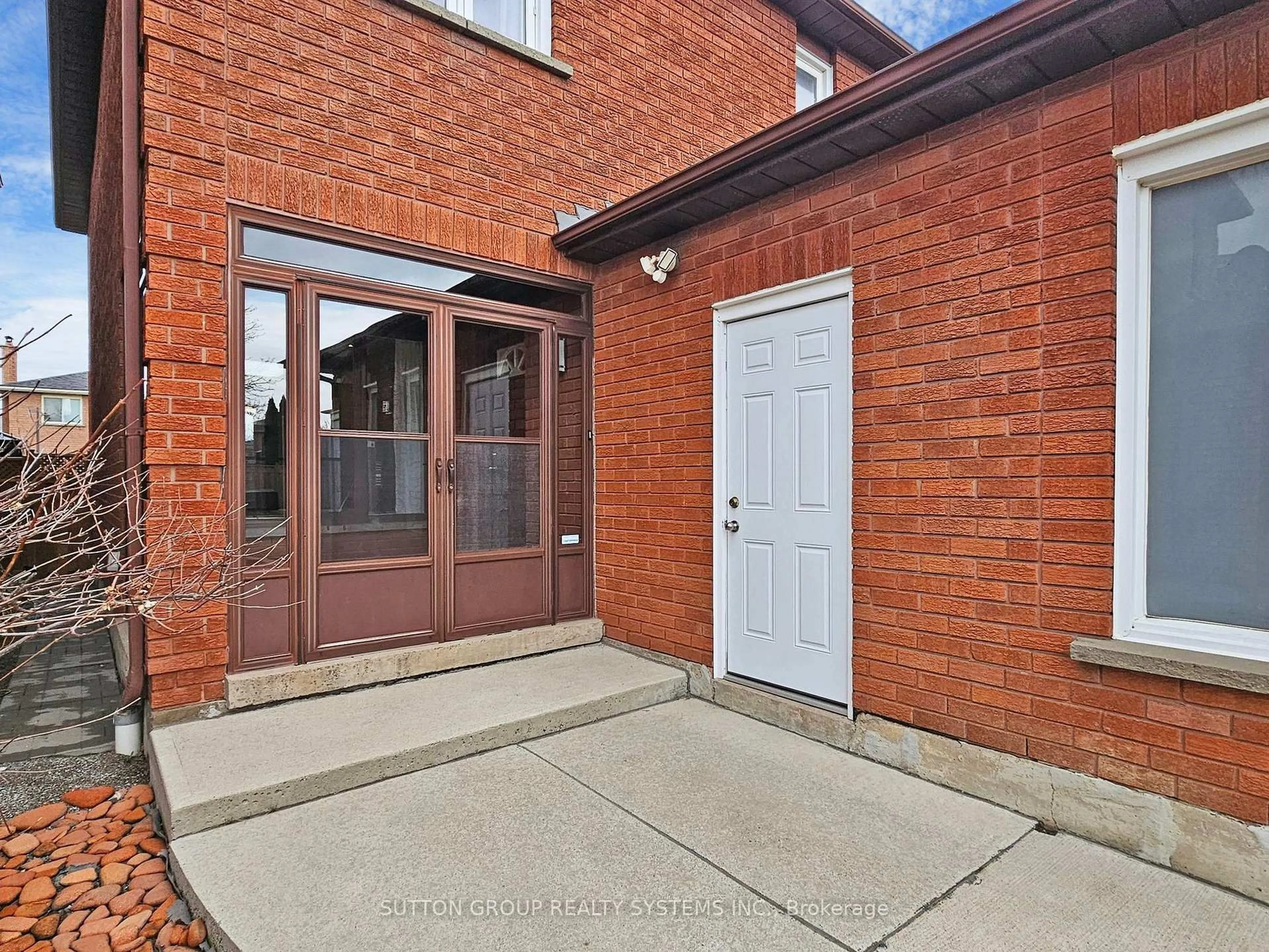 Unknown for 3279 Pilcom Cres, Mississauga Ontario L5B 3X5