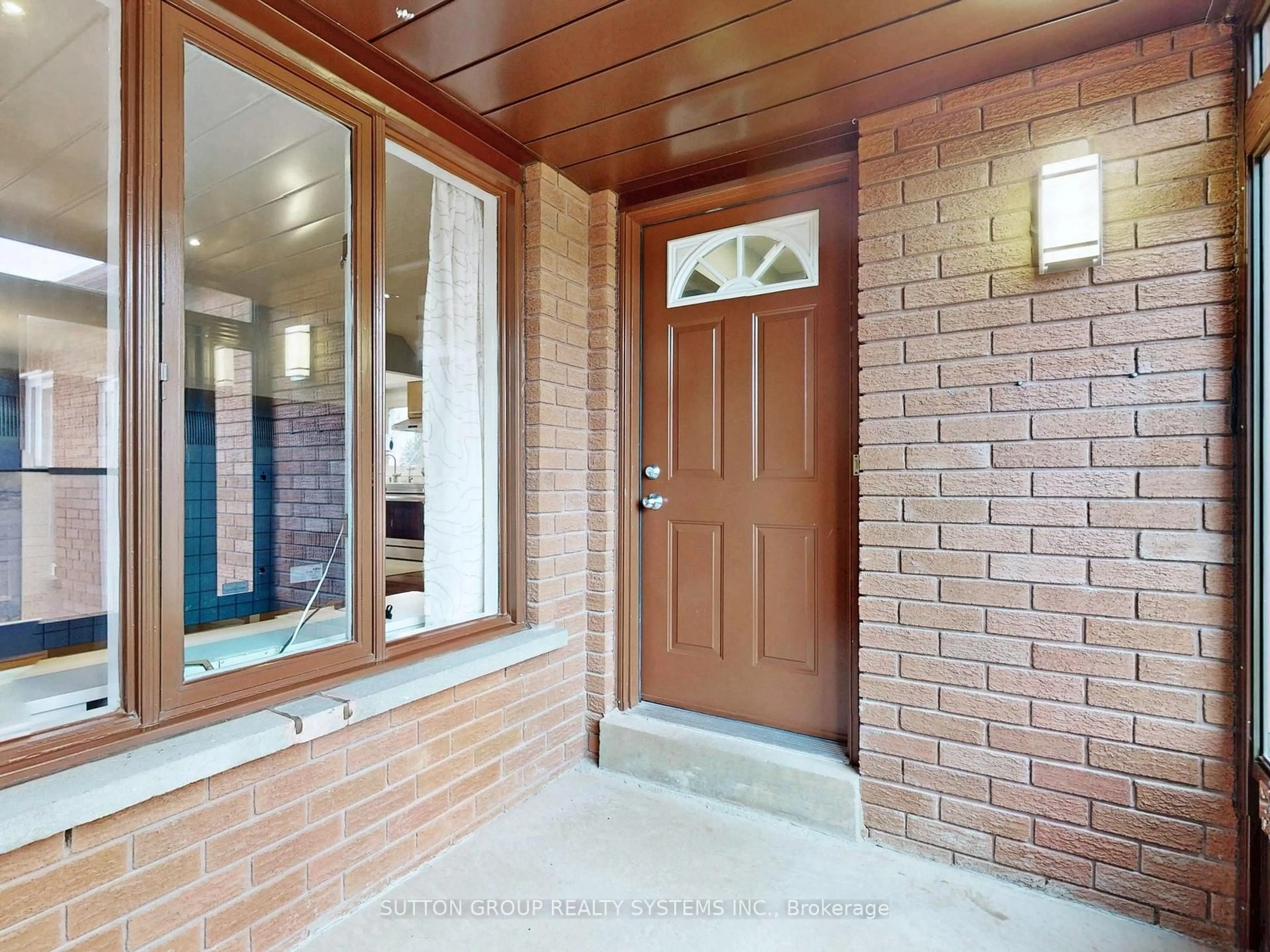 Unknown for 3279 Pilcom Cres, Mississauga Ontario L5B 3X5