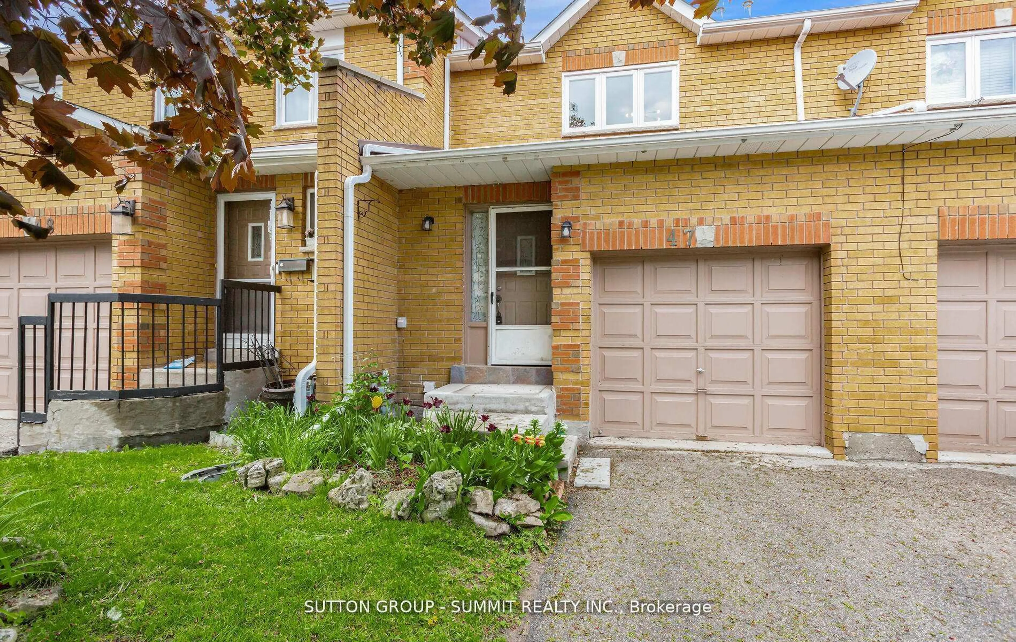 Home with brick exterior material, street for 550 Steddick Crt #47, Mississauga Ontario L5R 3S8