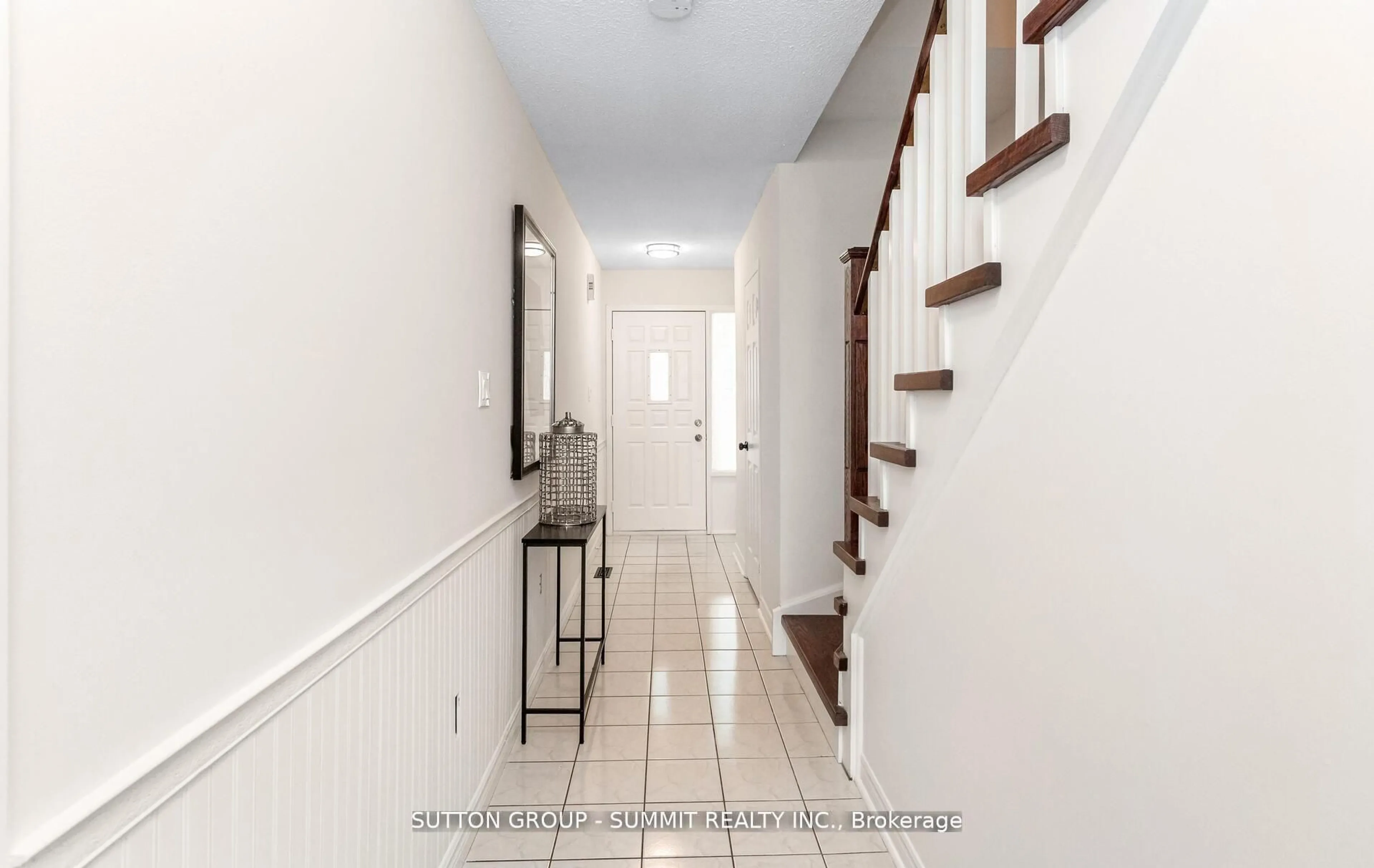 Indoor entryway for 550 Steddick Crt #47, Mississauga Ontario L5R 3S8