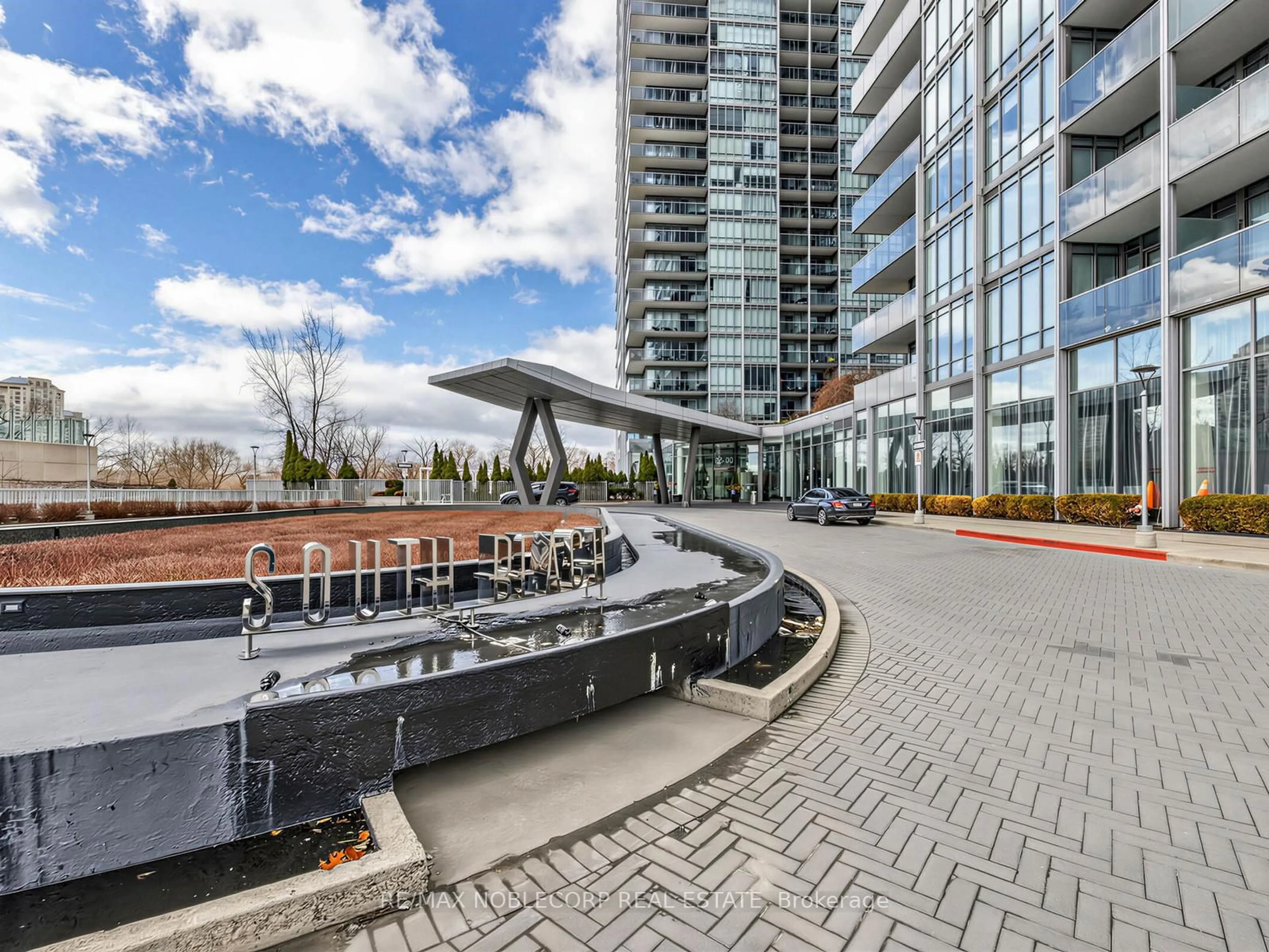 Patio, water/lake/river/ocean view for 88 Park Lawn Rd #2212, Toronto Ontario M8Y 0B5