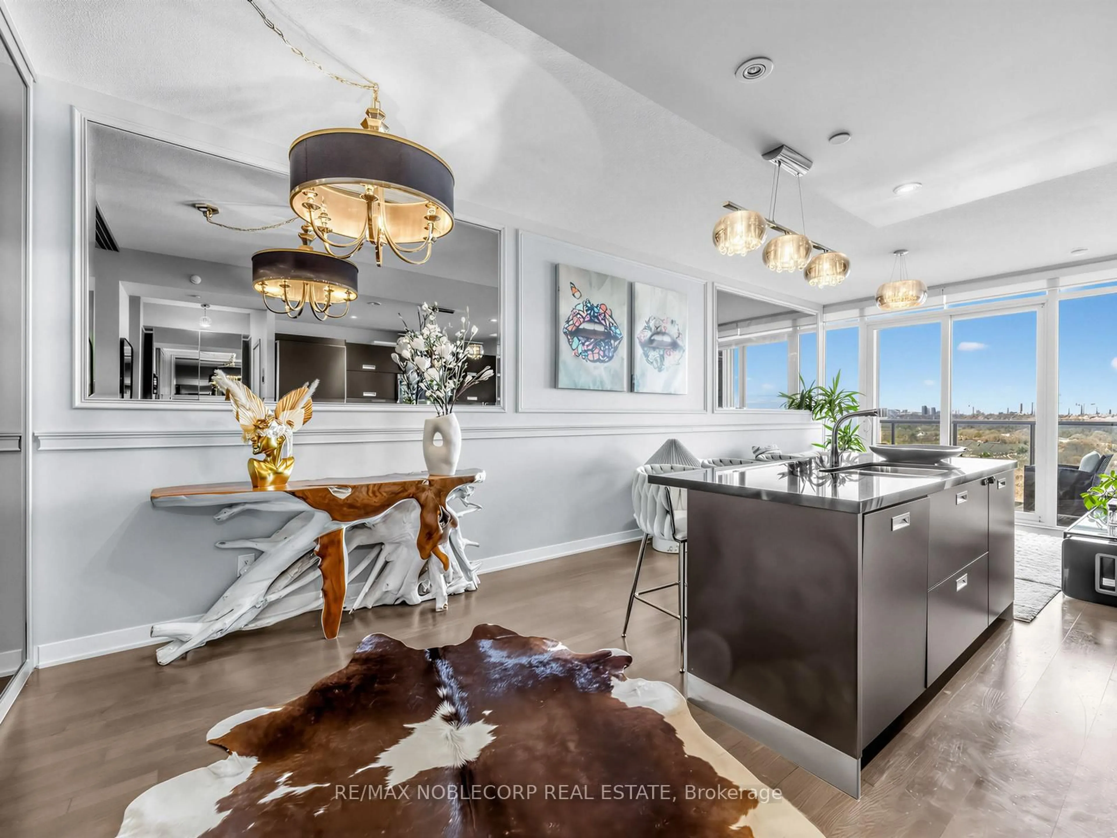 Open concept kitchen, unknown for 88 Park Lawn Rd #2212, Toronto Ontario M8Y 0B5