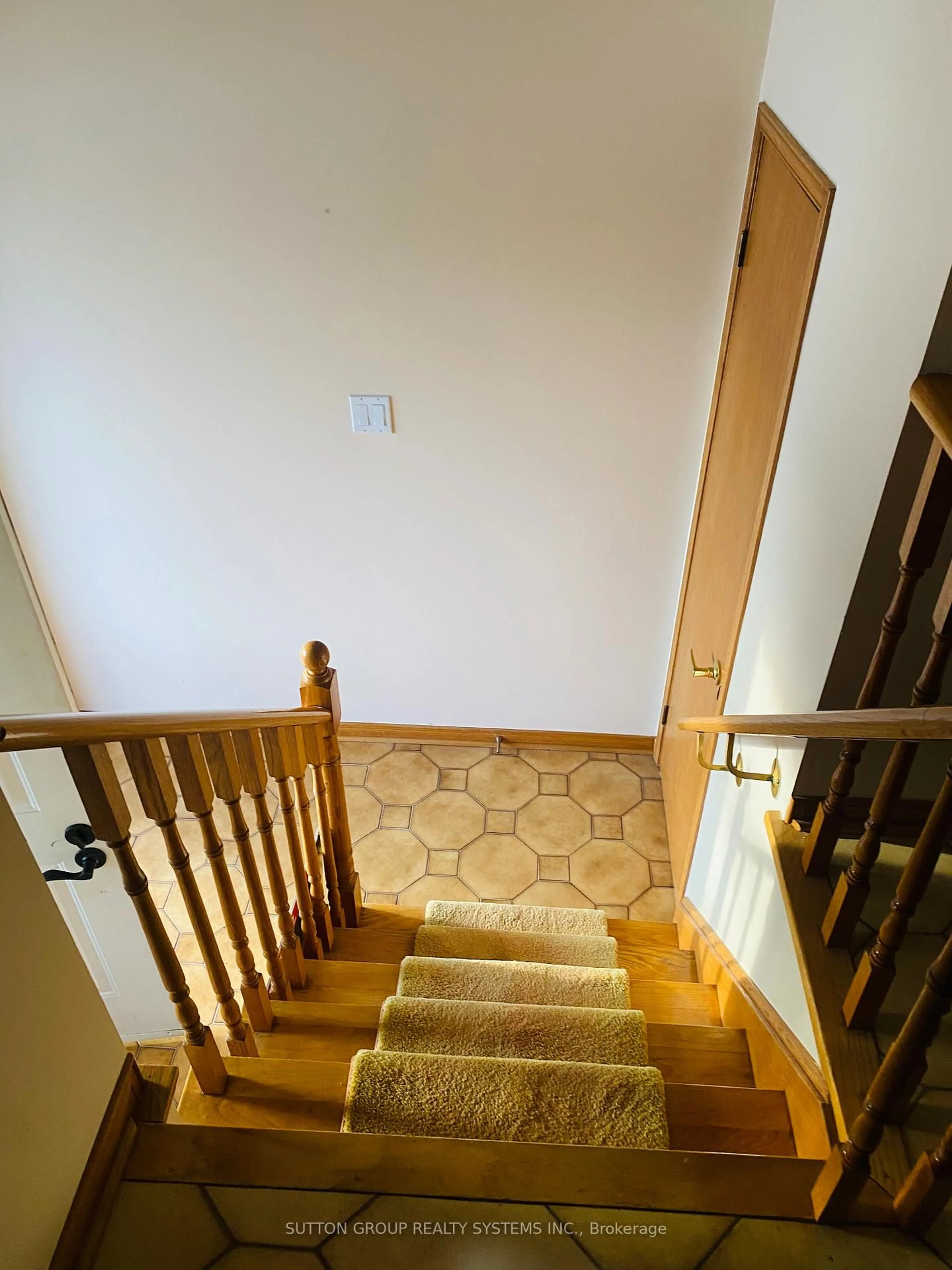 Stairs for 125 Sentinel Rd, Toronto Ontario M3J 3G7