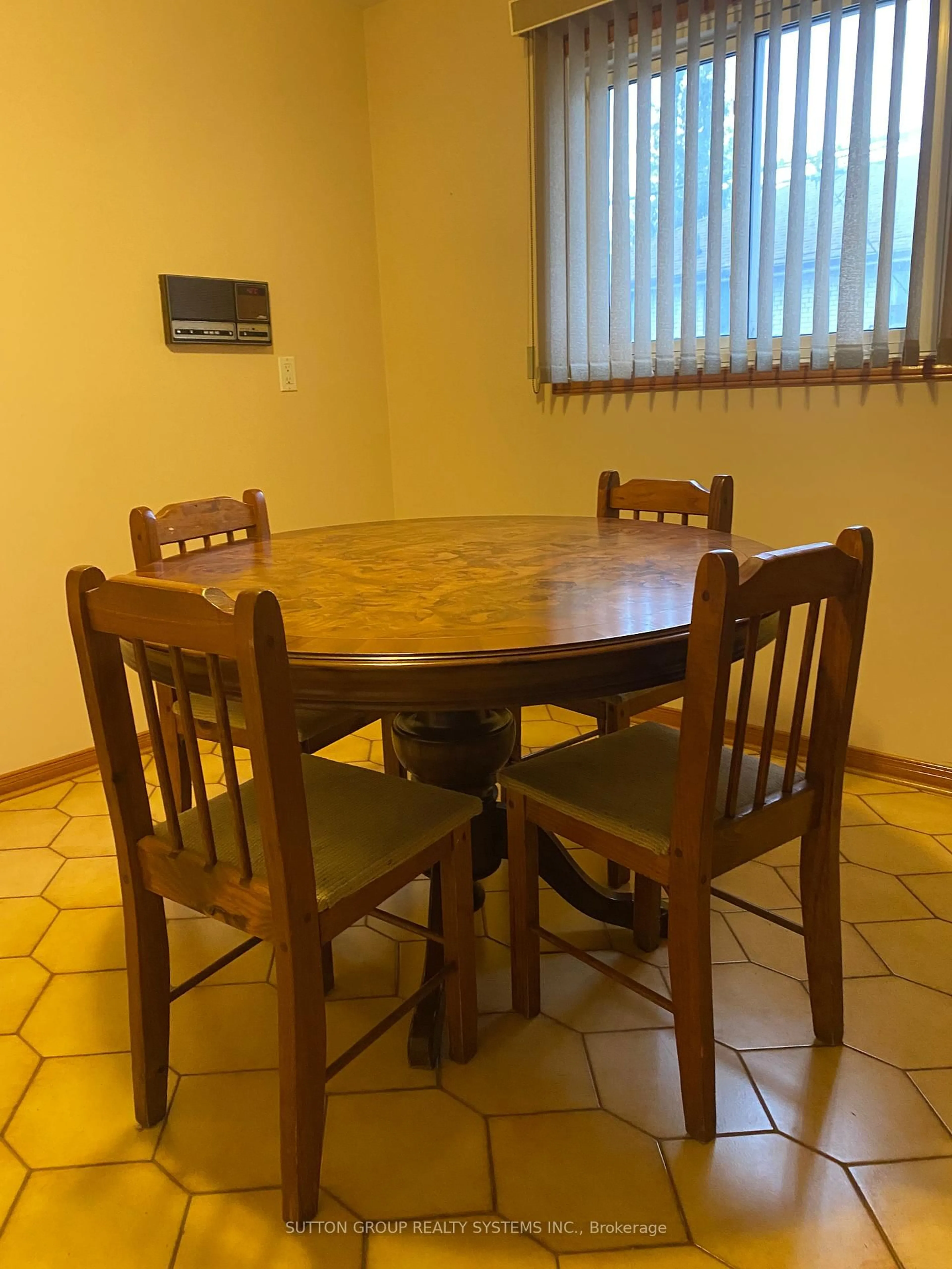 Dining room, unknown for 125 Sentinel Rd, Toronto Ontario M3J 3G7