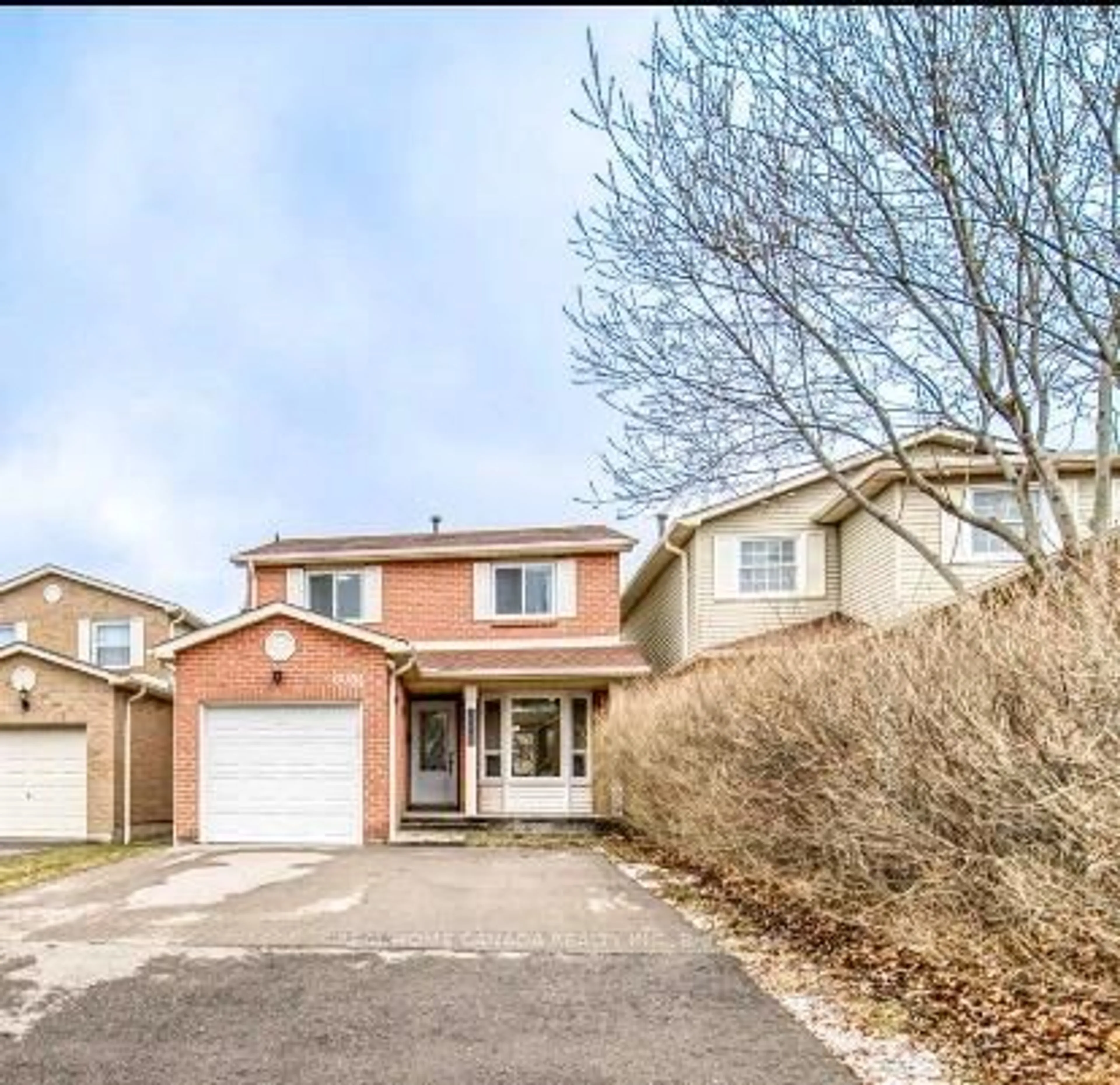 Home with brick exterior material, street for 6051 Fullerton Cres, Mississauga Ontario L5N 3A3