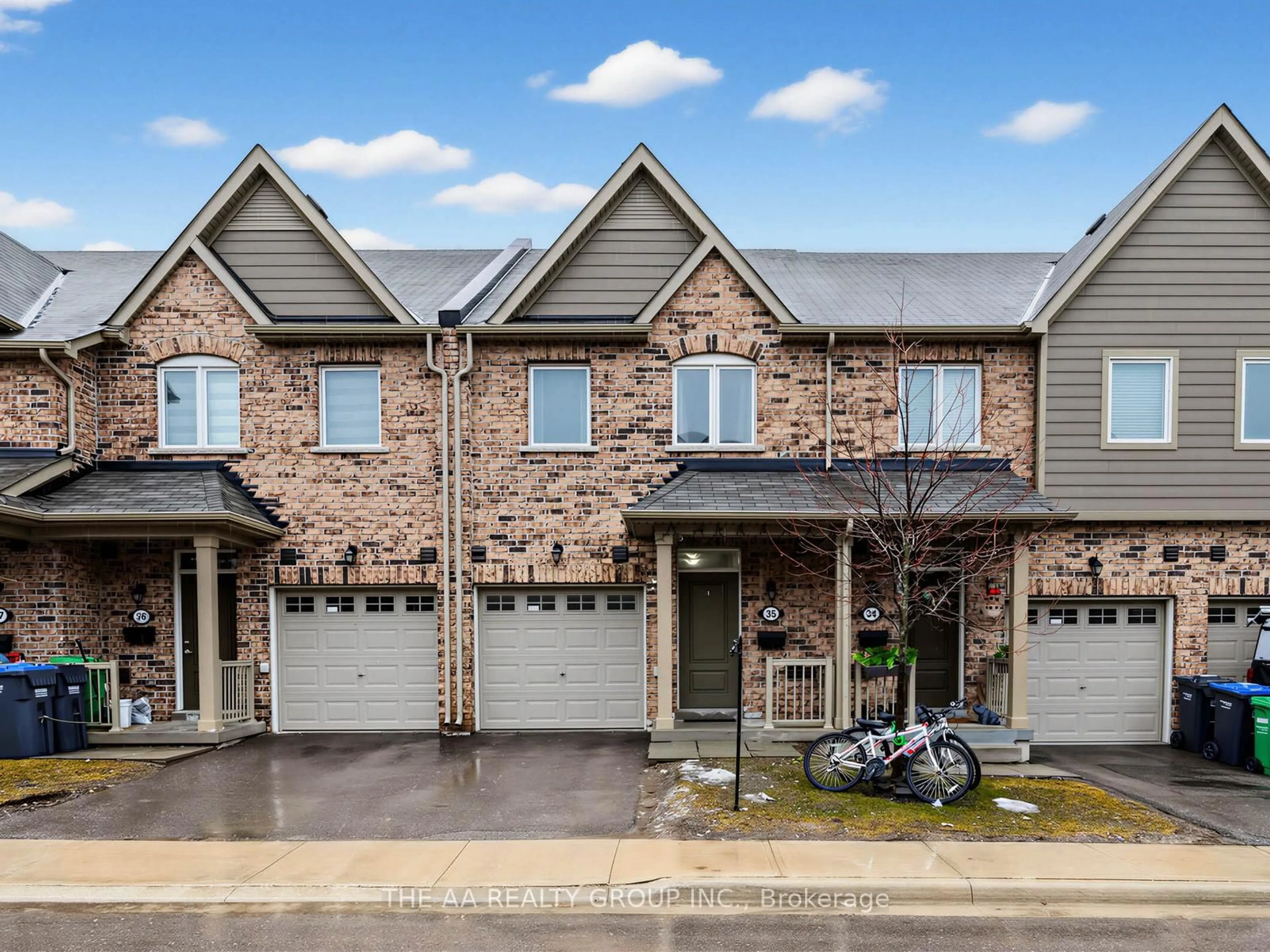 Home with brick exterior material, street for 50 Edinburgh Dr #35, Brampton Ontario L6Y 6A7