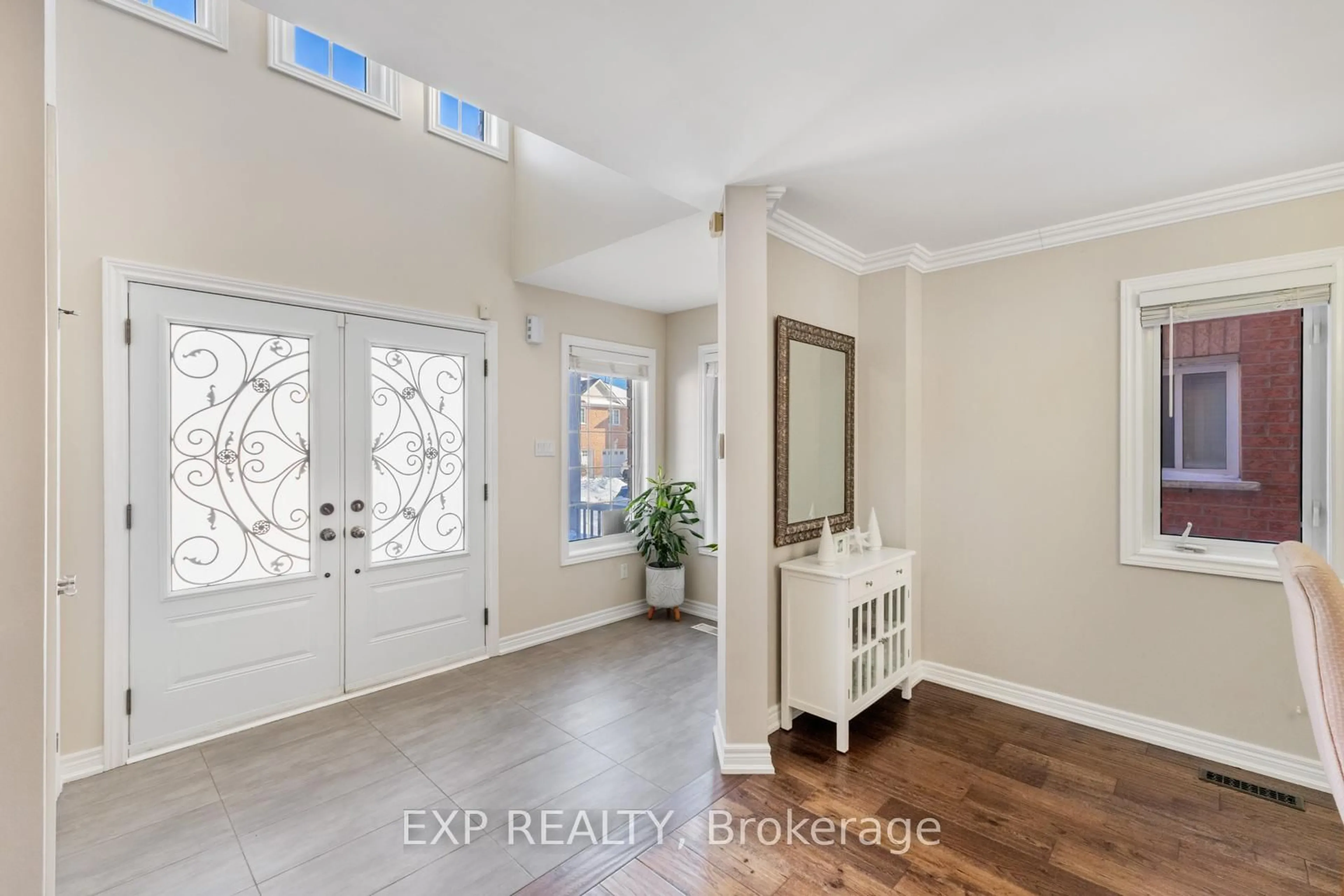 Indoor entryway for 81 Farthingale Cres, Brampton Ontario L7A 1W7