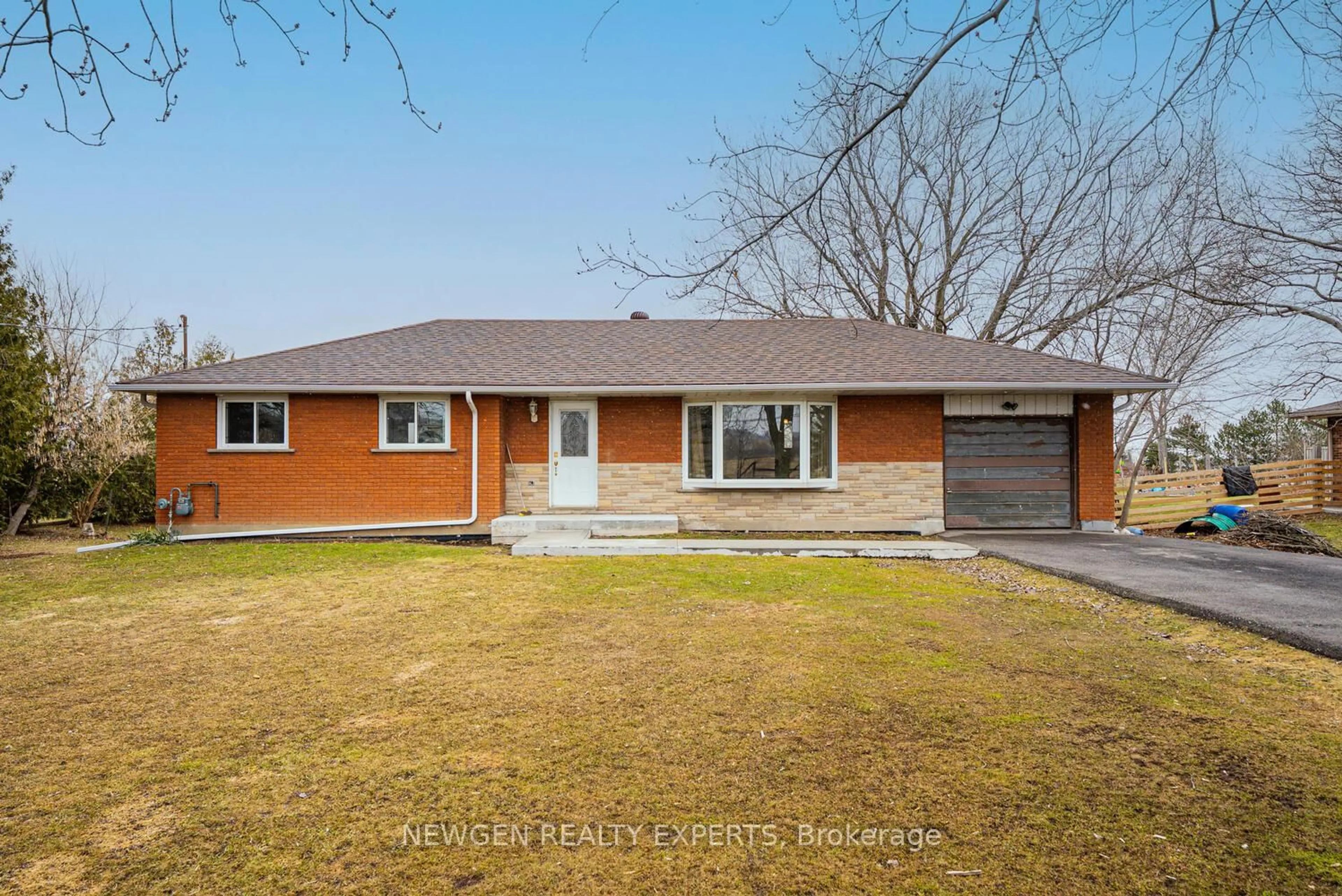 Home with brick exterior material, street for 9049 DUBLIN Line, Halton Hills Ontario L9T 2X7